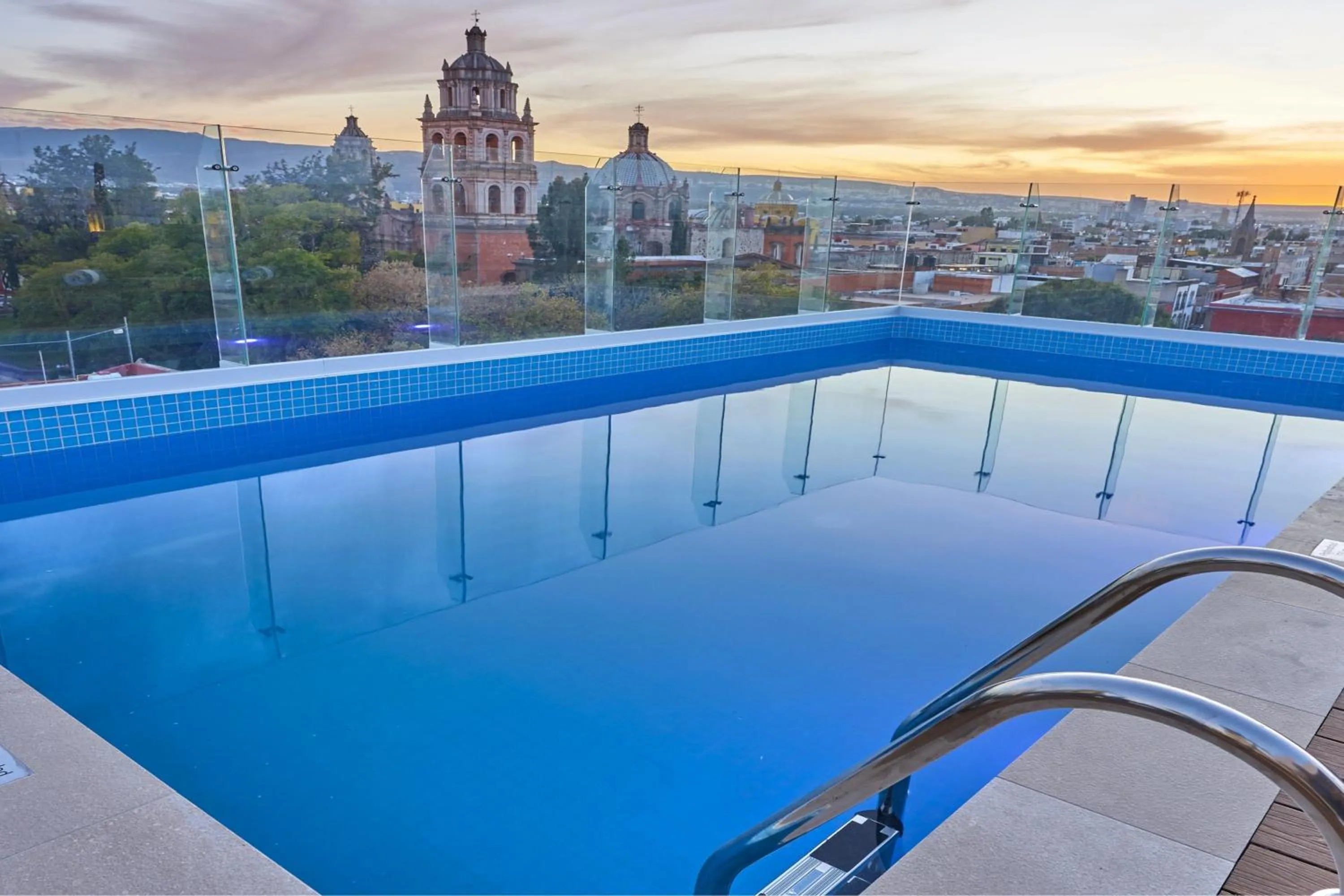 Swimming pool in City Centro by Marriott San Luis Potosi