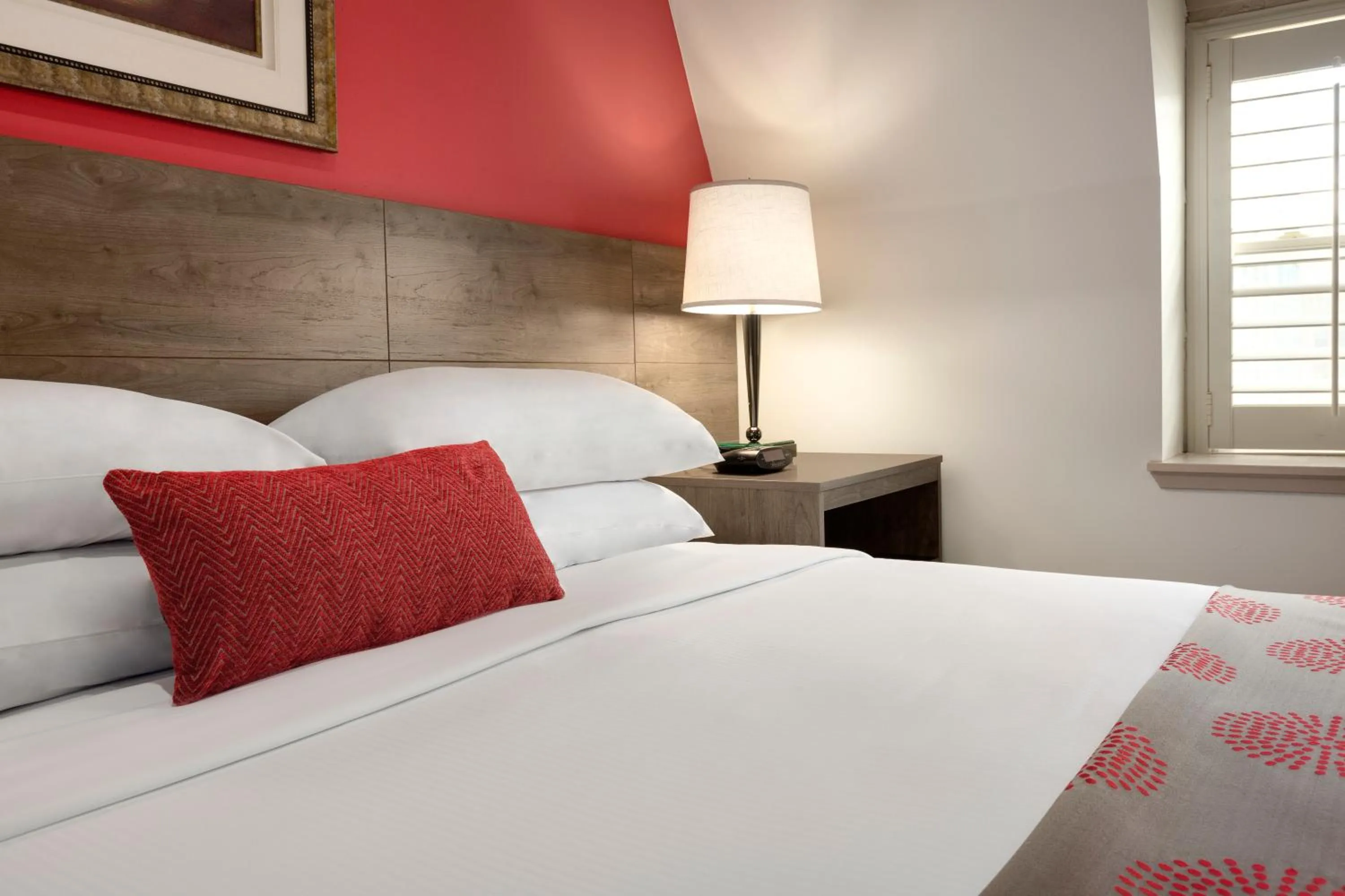 Bedroom, Bed in Ramada by Wyndham Oakland Downtown City Center