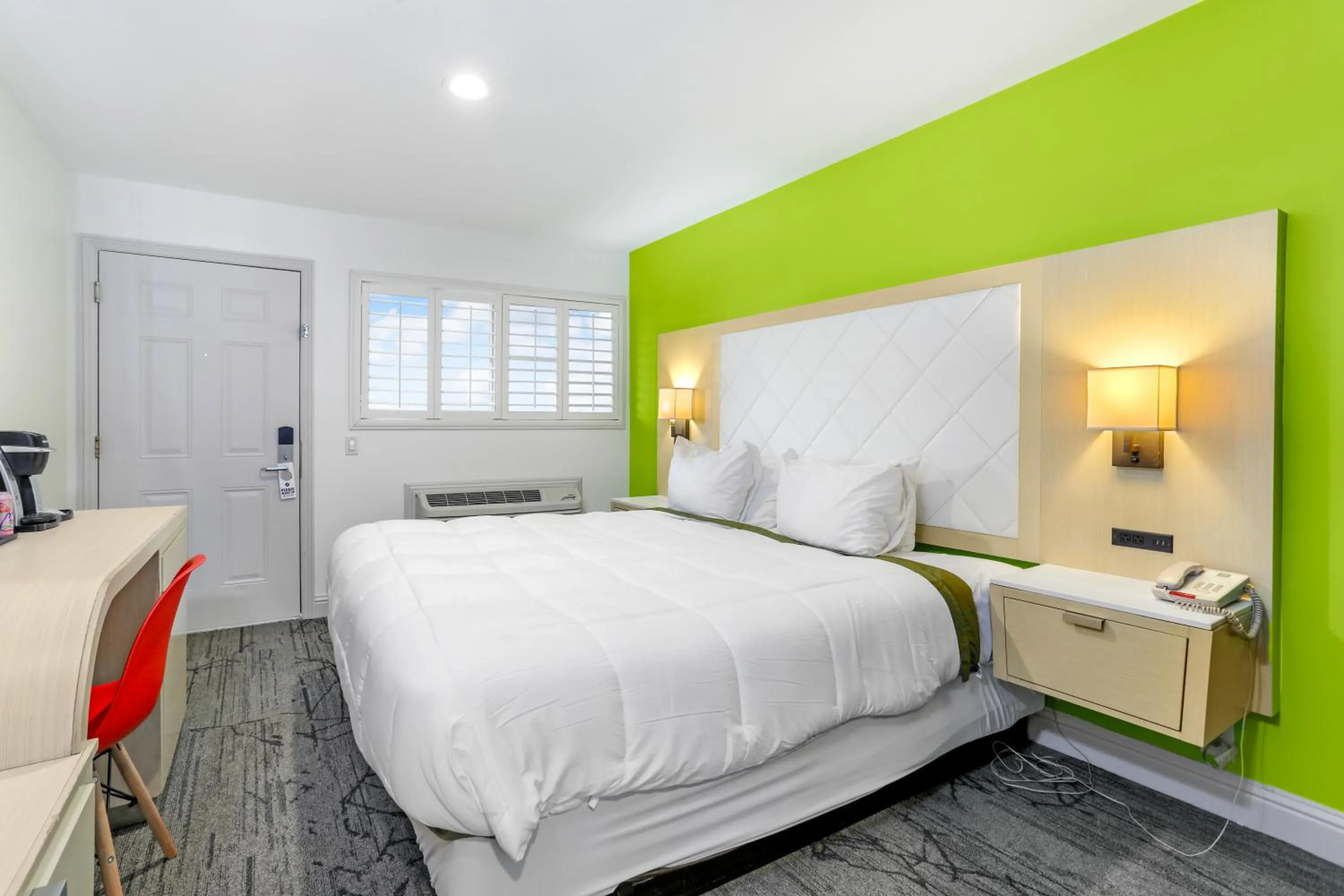 Bedroom in Signature Inn Berkeley