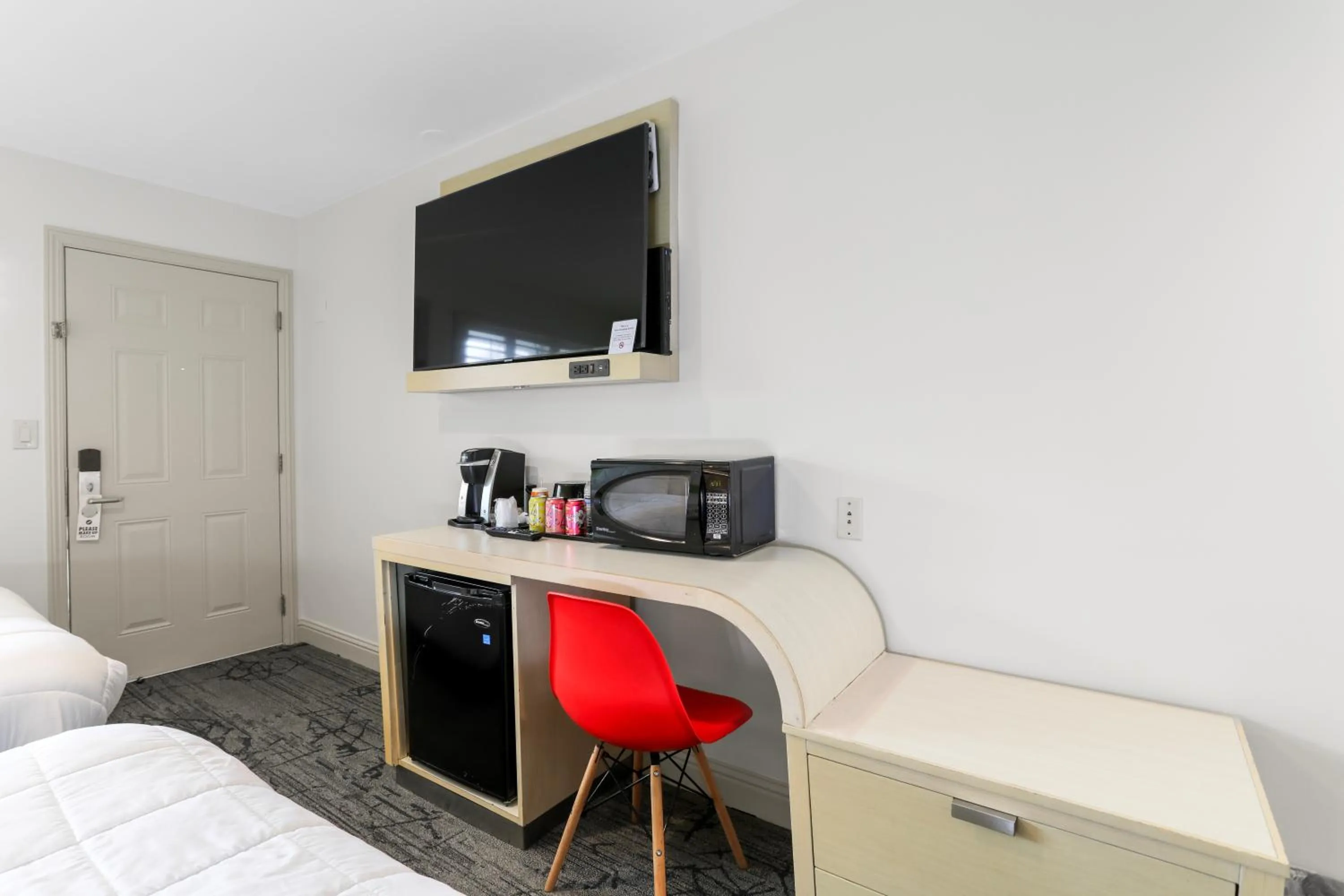 TV and multimedia in Signature Inn Berkeley