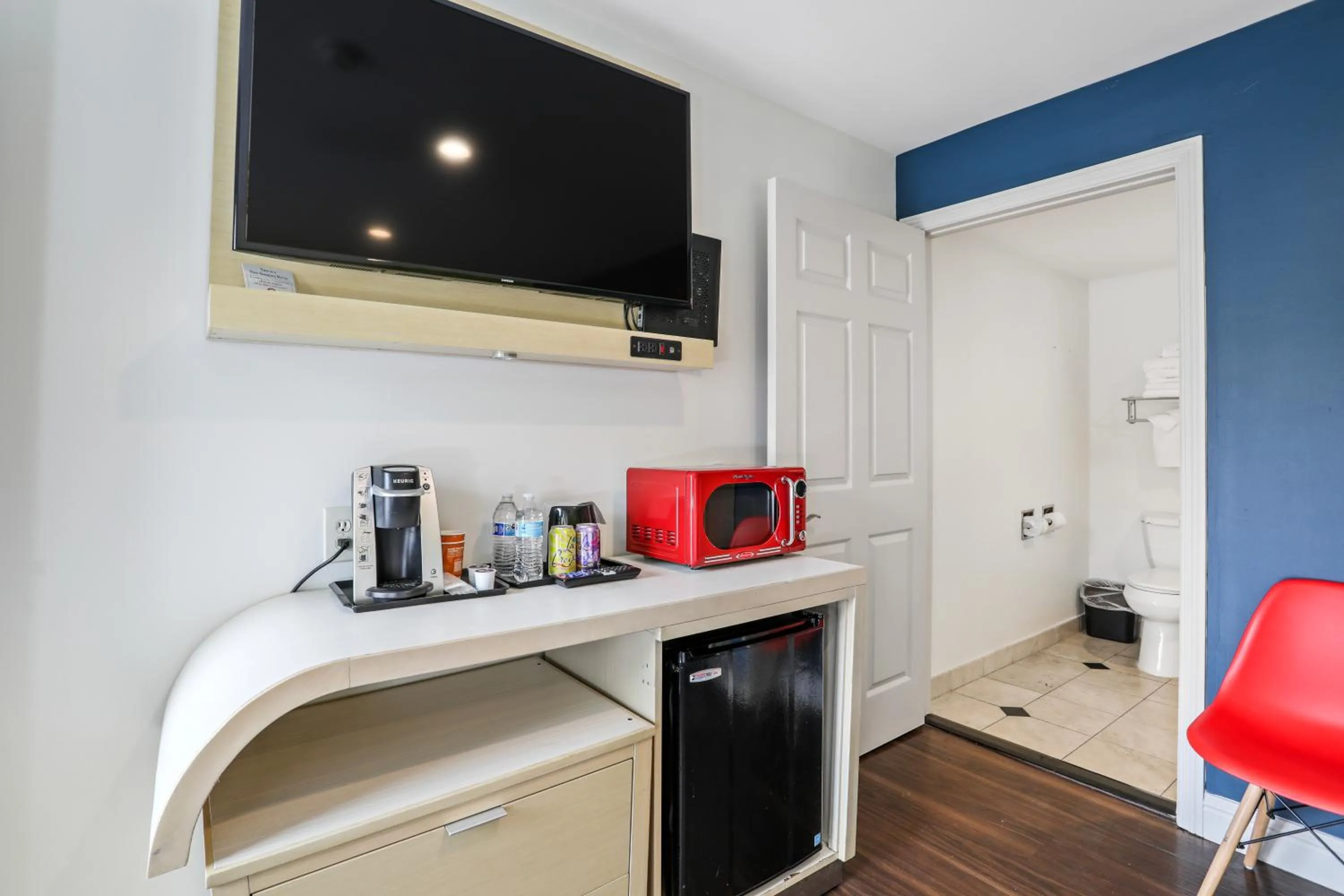 TV and multimedia in Signature Inn Berkeley