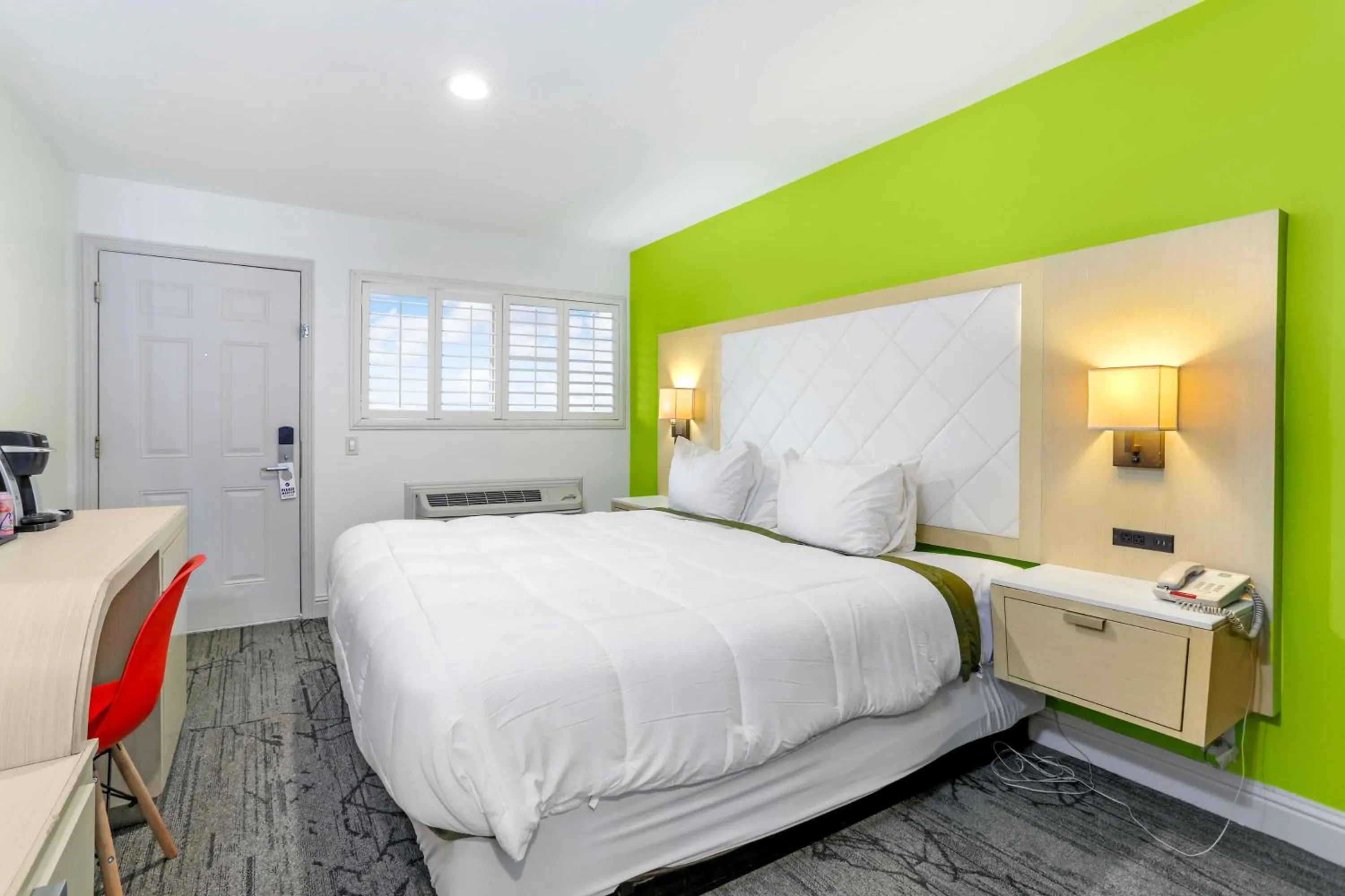 Bedroom in Signature Inn Berkeley