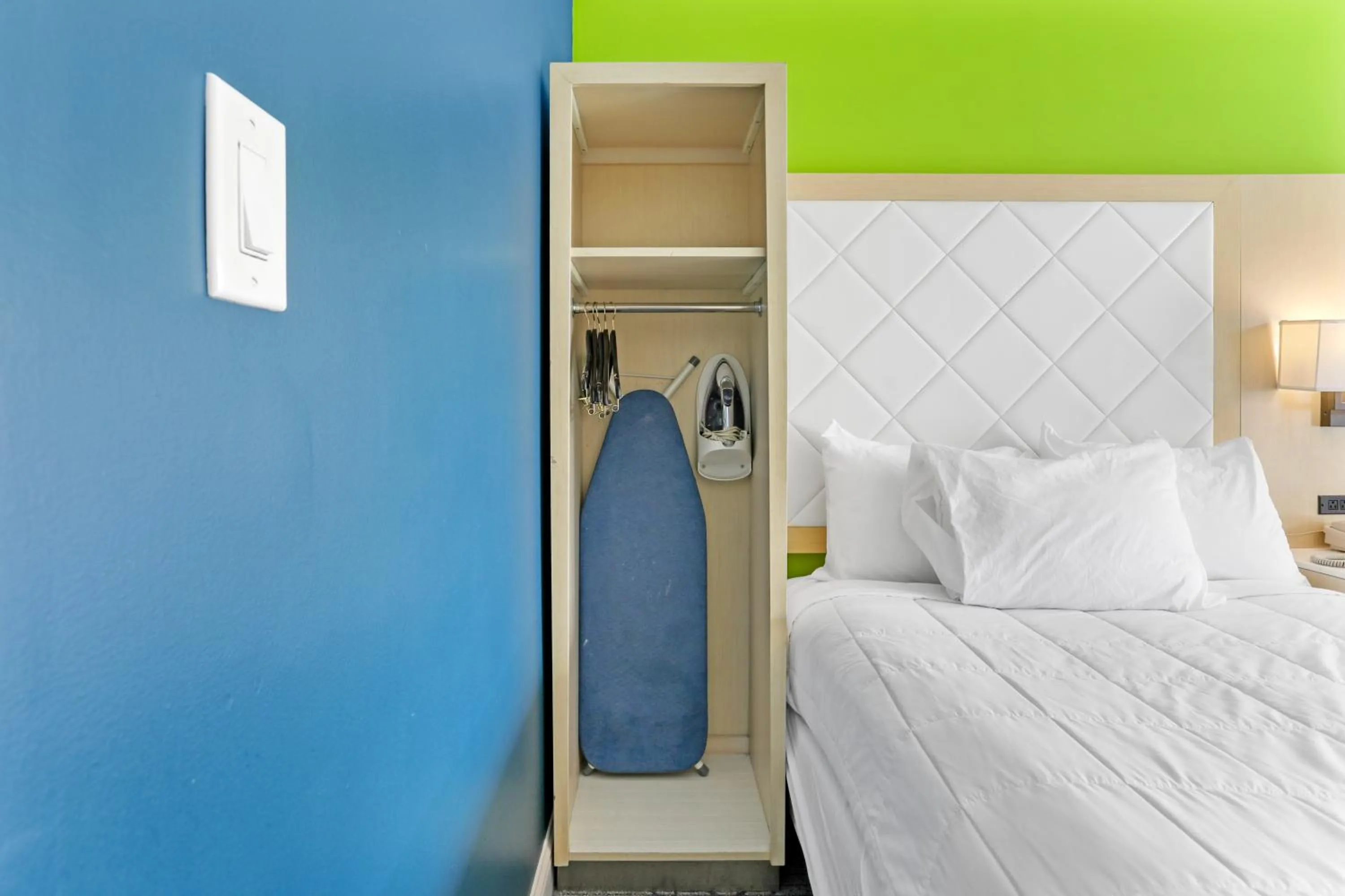 Bedroom in Signature Inn Berkeley