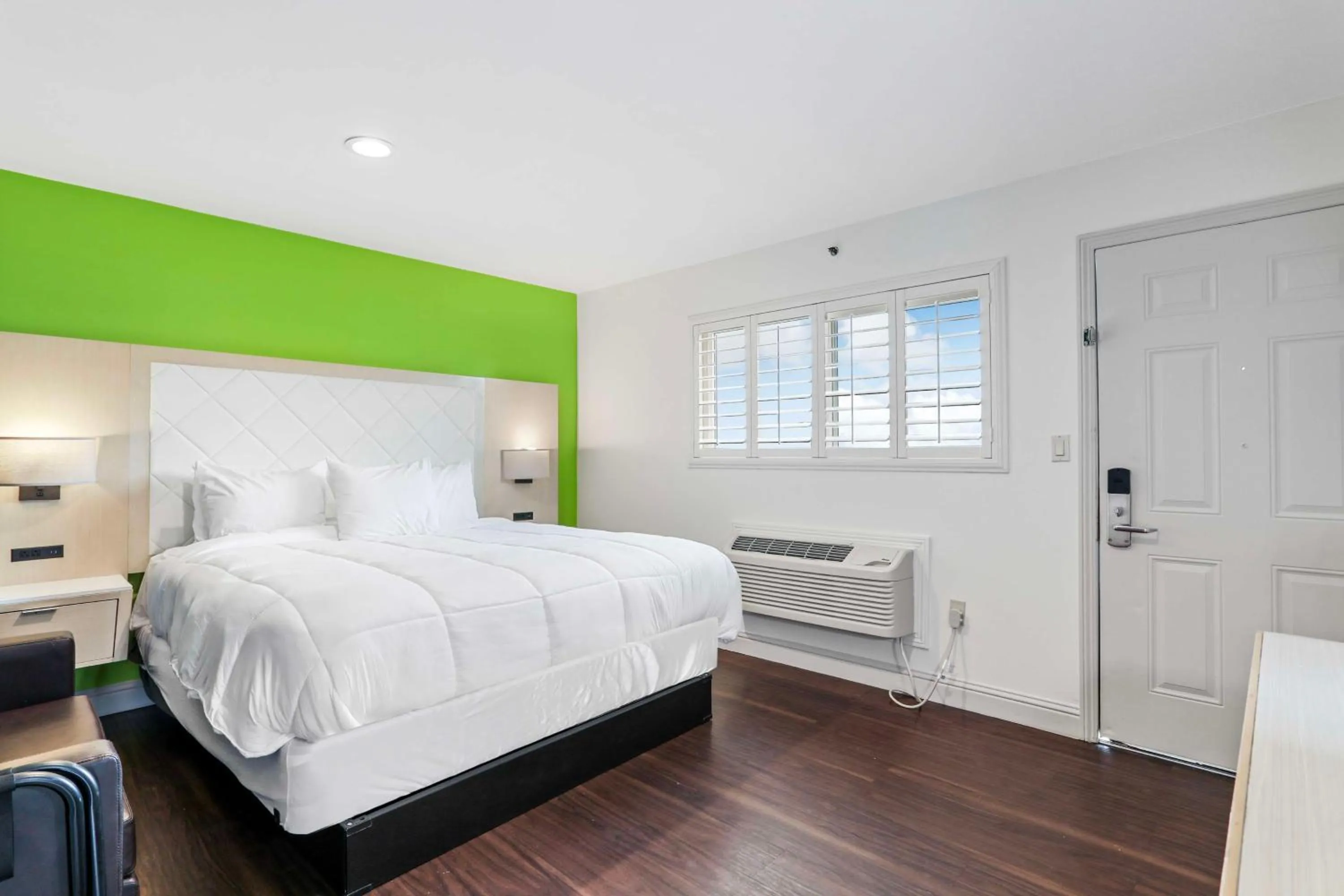 Bedroom in Signature Inn Berkeley