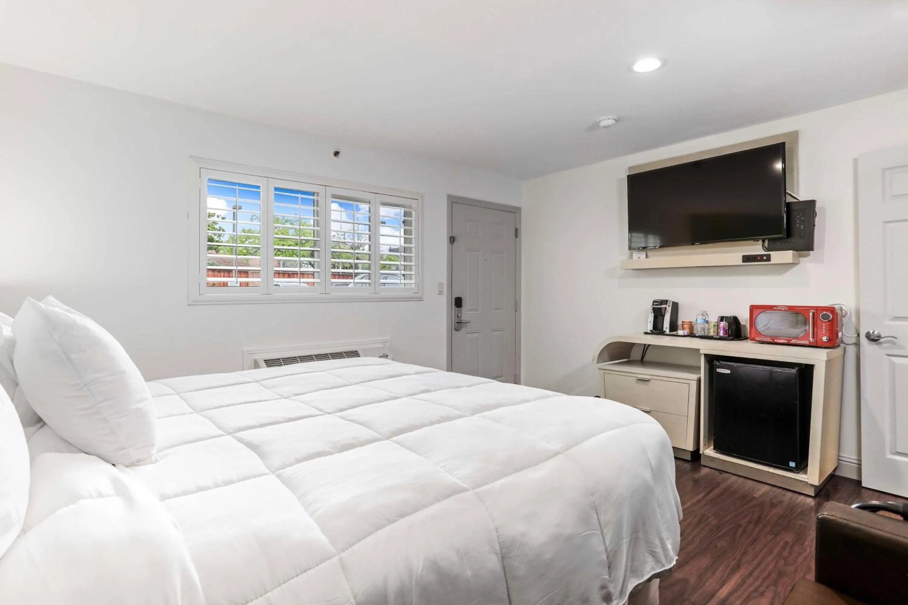 Bedroom in Signature Inn Berkeley