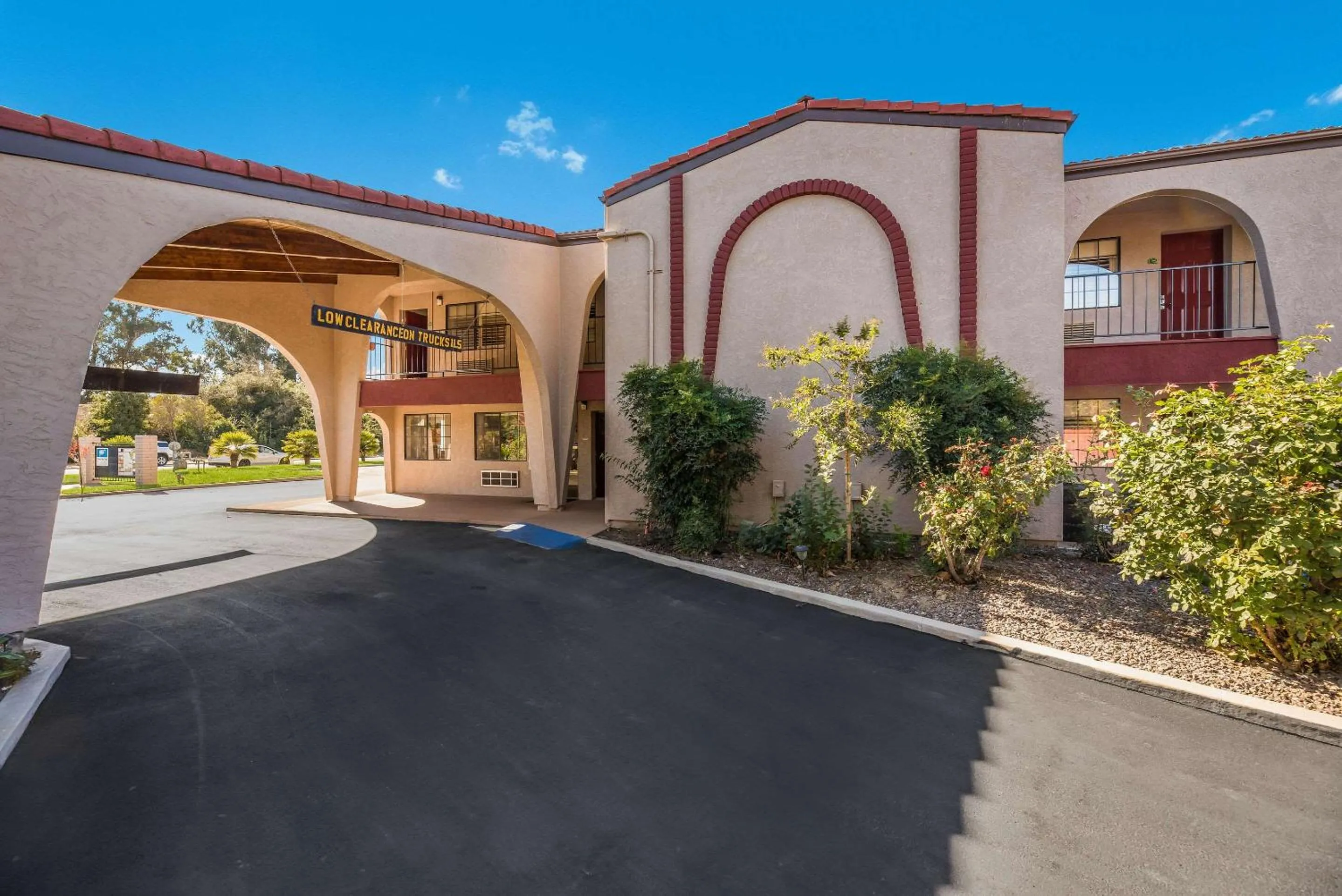 Property building in Quality Inn Near Fort Hunter Liggett