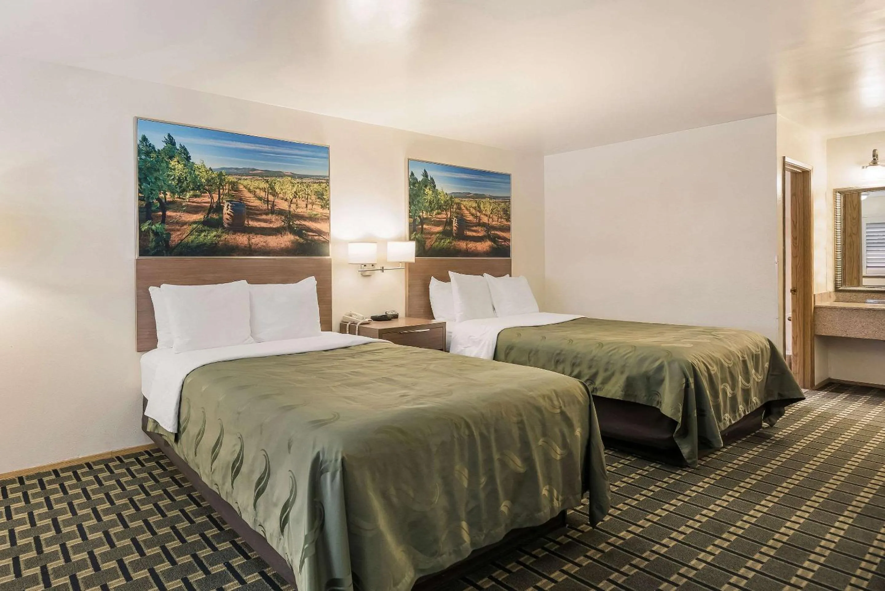 Bedroom, Bed in Quality Inn Near Fort Hunter Liggett