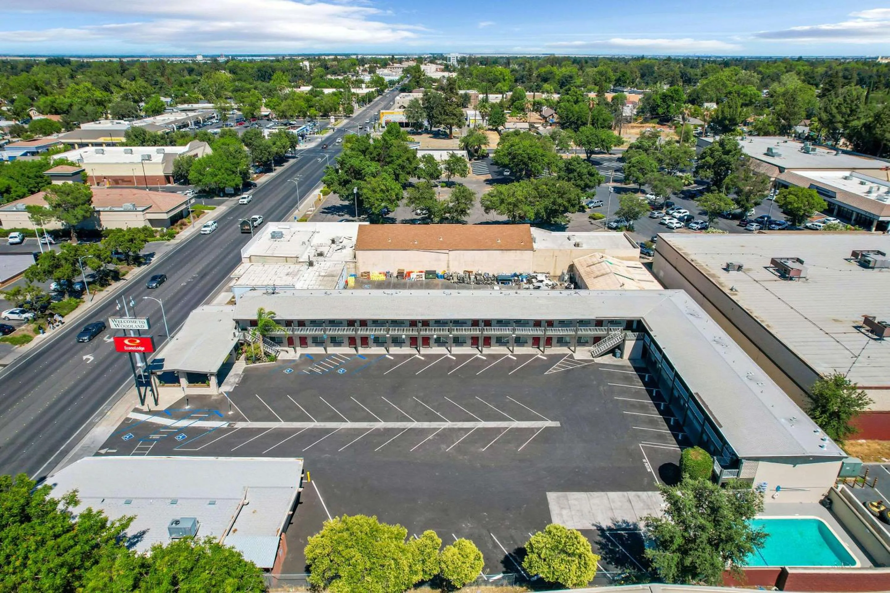 Property building in Econo Lodge Woodland near I-5
