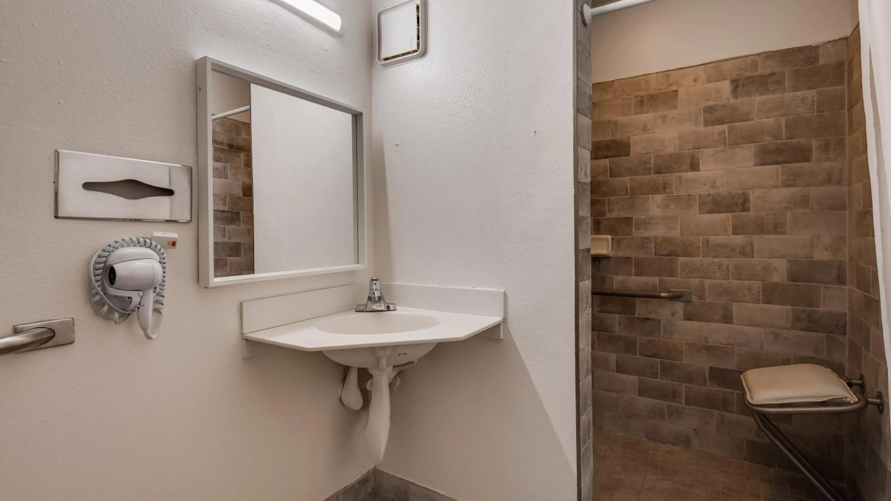 Bathroom in SureStay Hotel by Best Western Buttonwillow