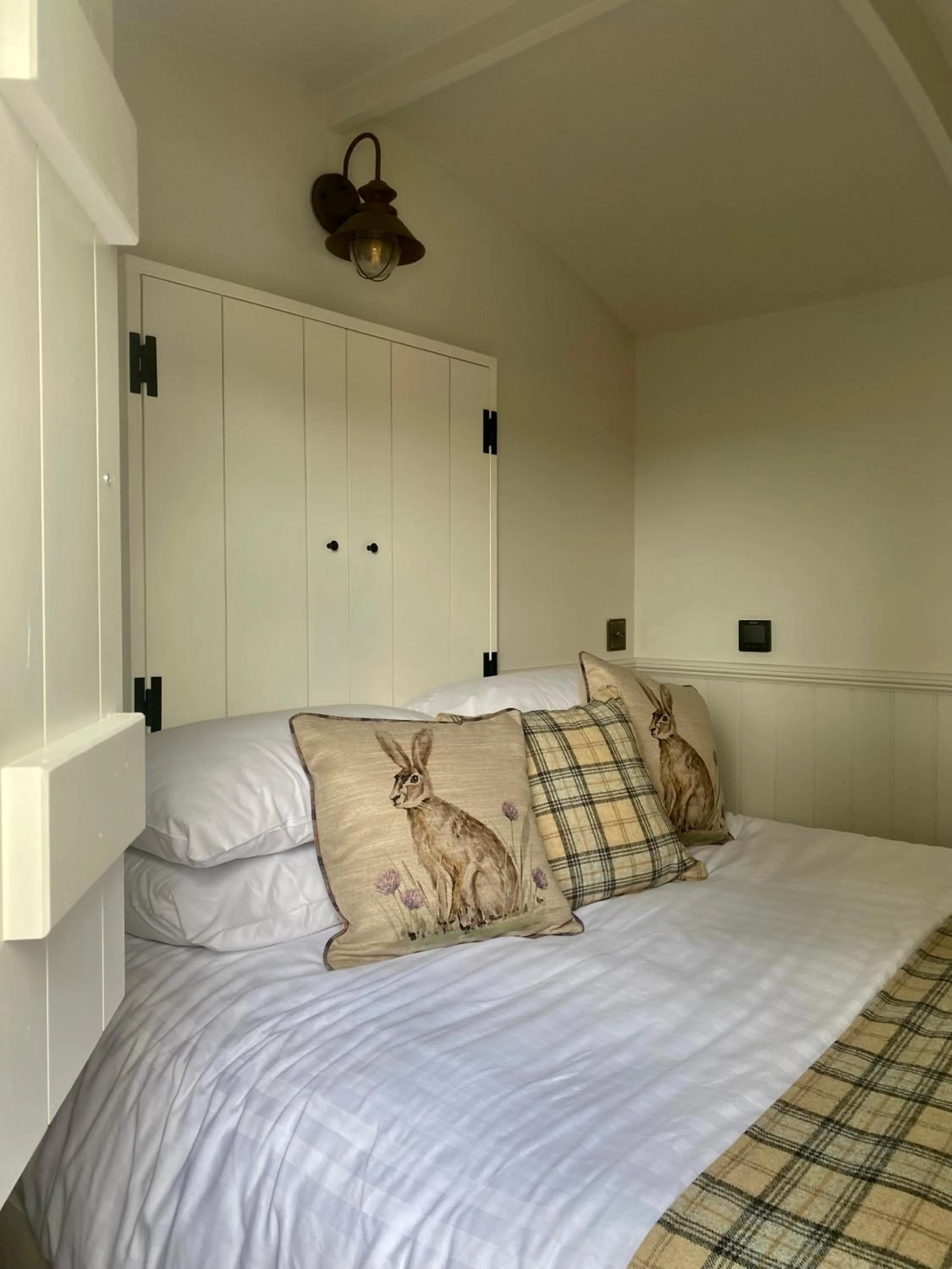 Other, Bed in The White Horse Inn