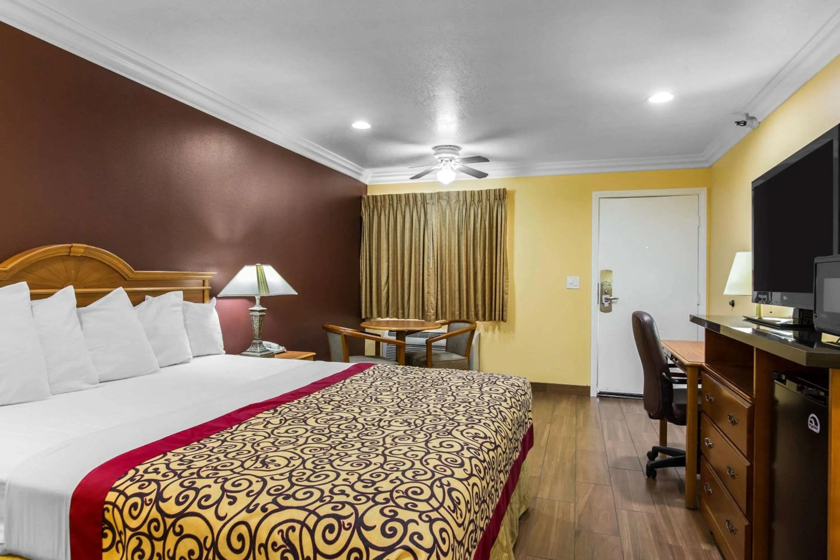 Photo of the whole room, Bed in Rodeway Inn Cypress - Buena Park