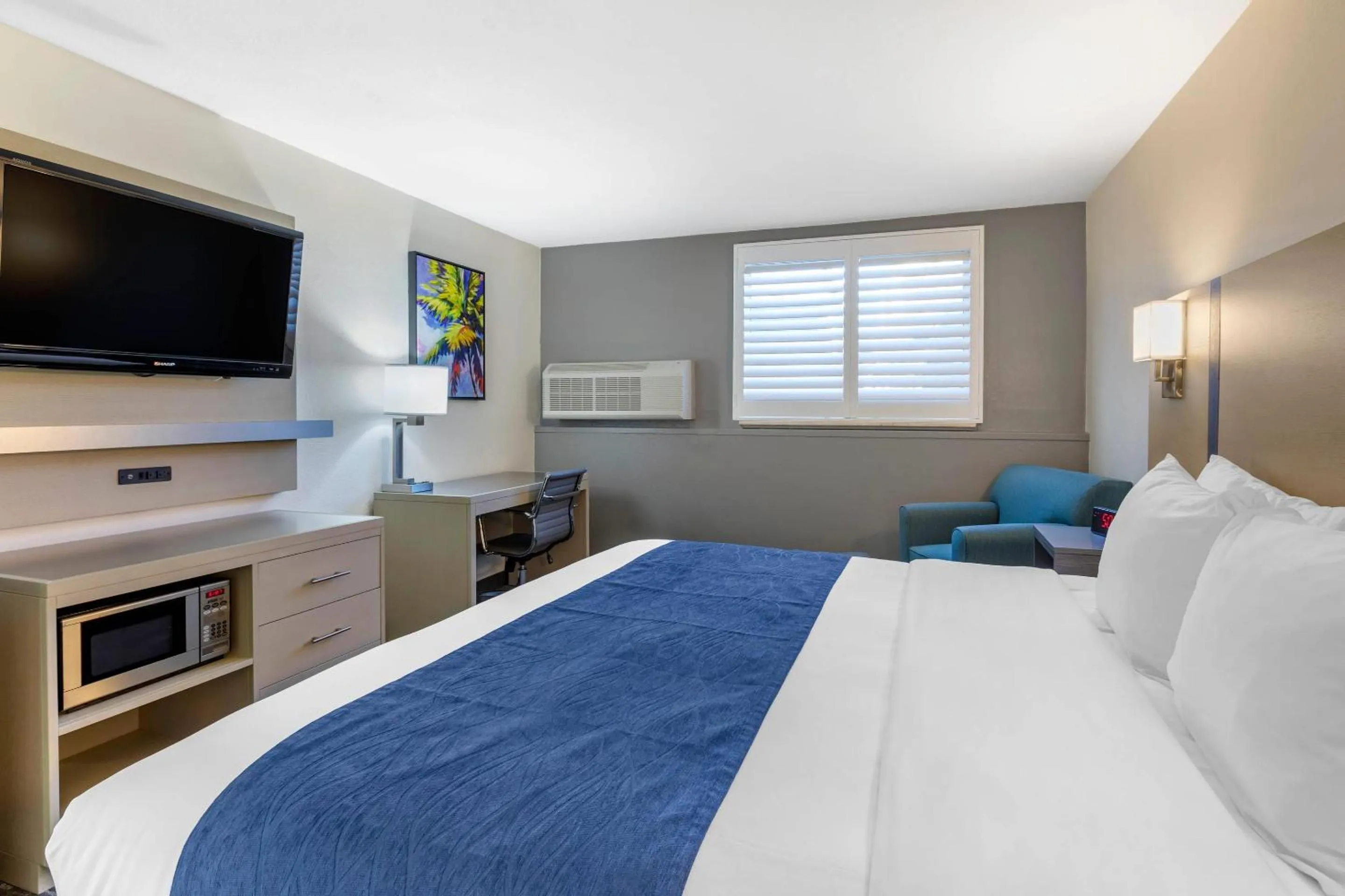 Bedroom, Bed in Comfort Inn San Diego Miramar