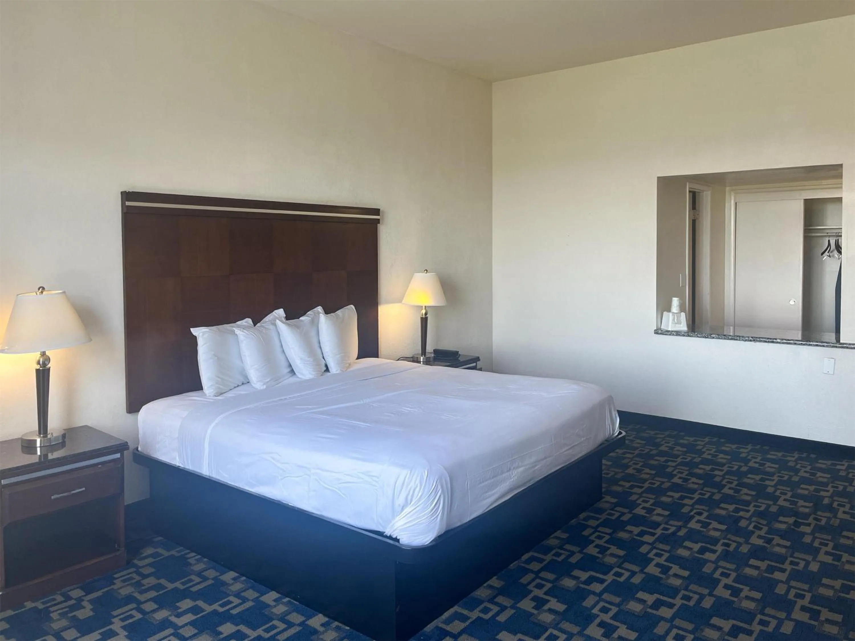 Bedroom, Bed in Oceanside, CA – Marina / Camp Pendleton