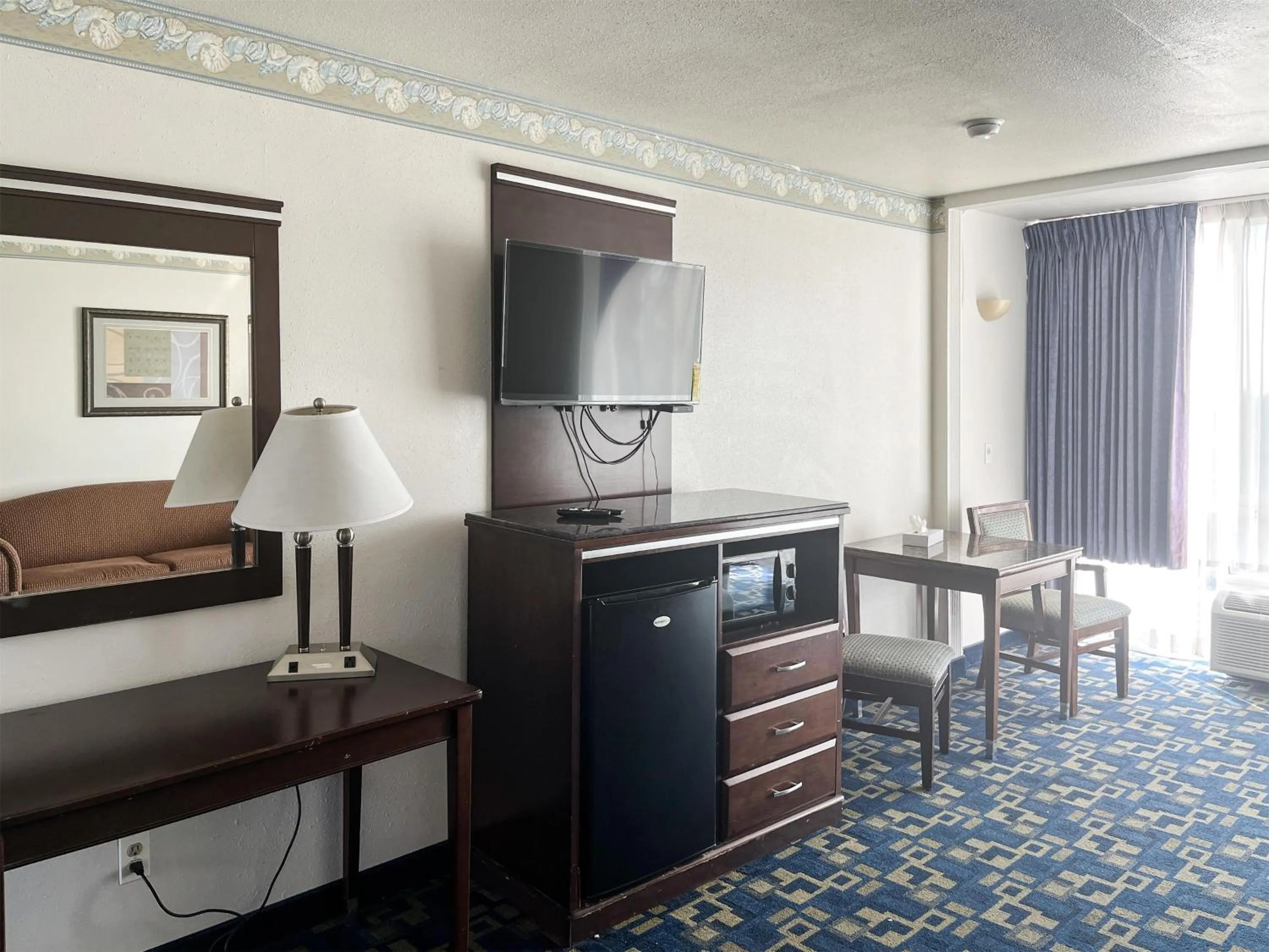 Photo of the whole room in Oceanside, CA – Marina / Camp Pendleton