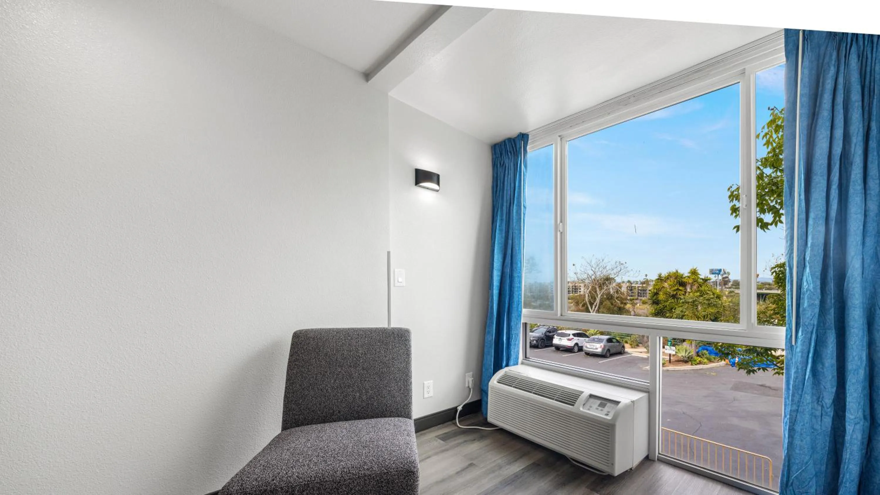 Area and facilities in Oceanside, CA – Marina / Camp Pendleton