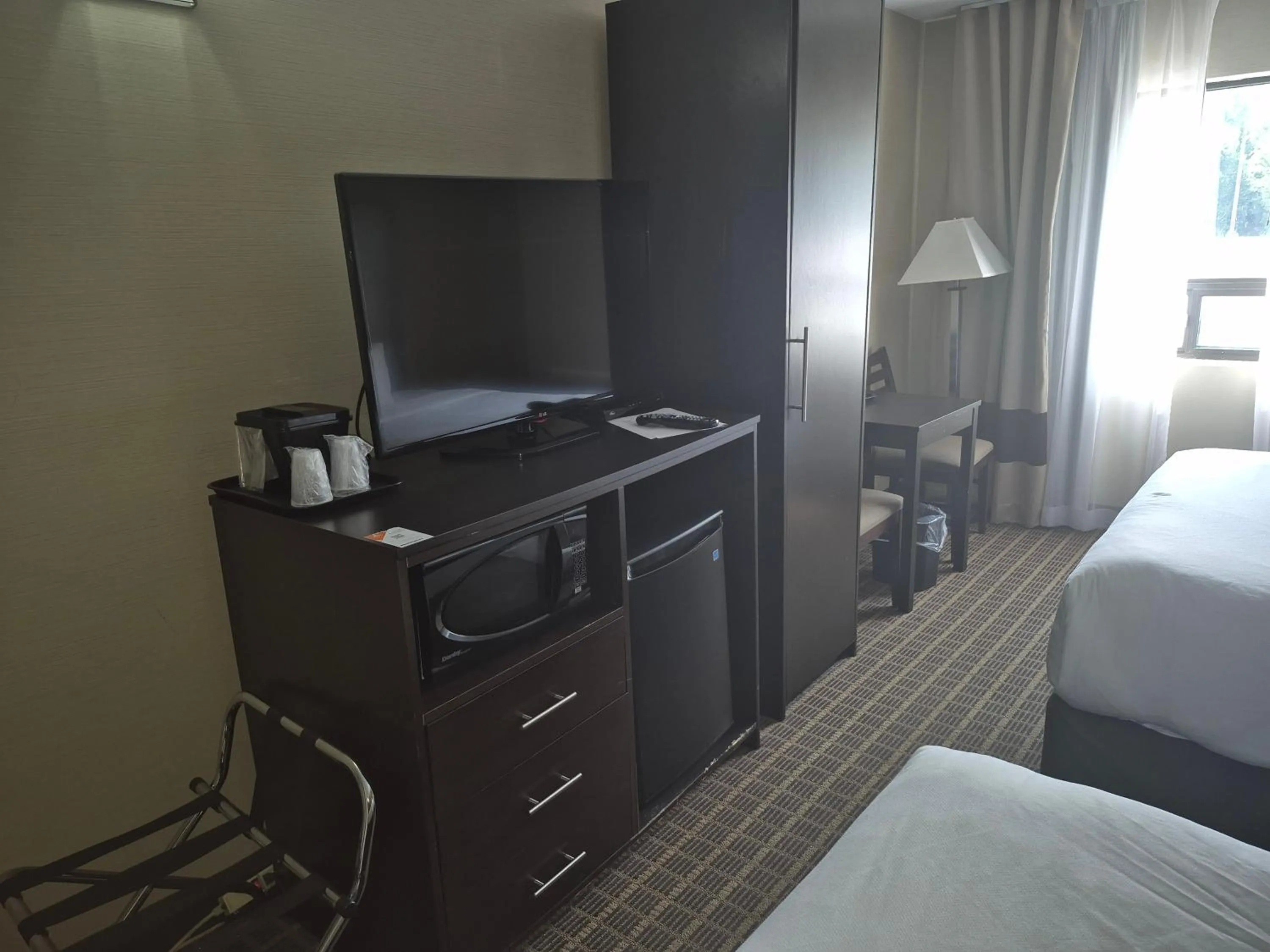 TV and multimedia, Bed in Comfort Inn