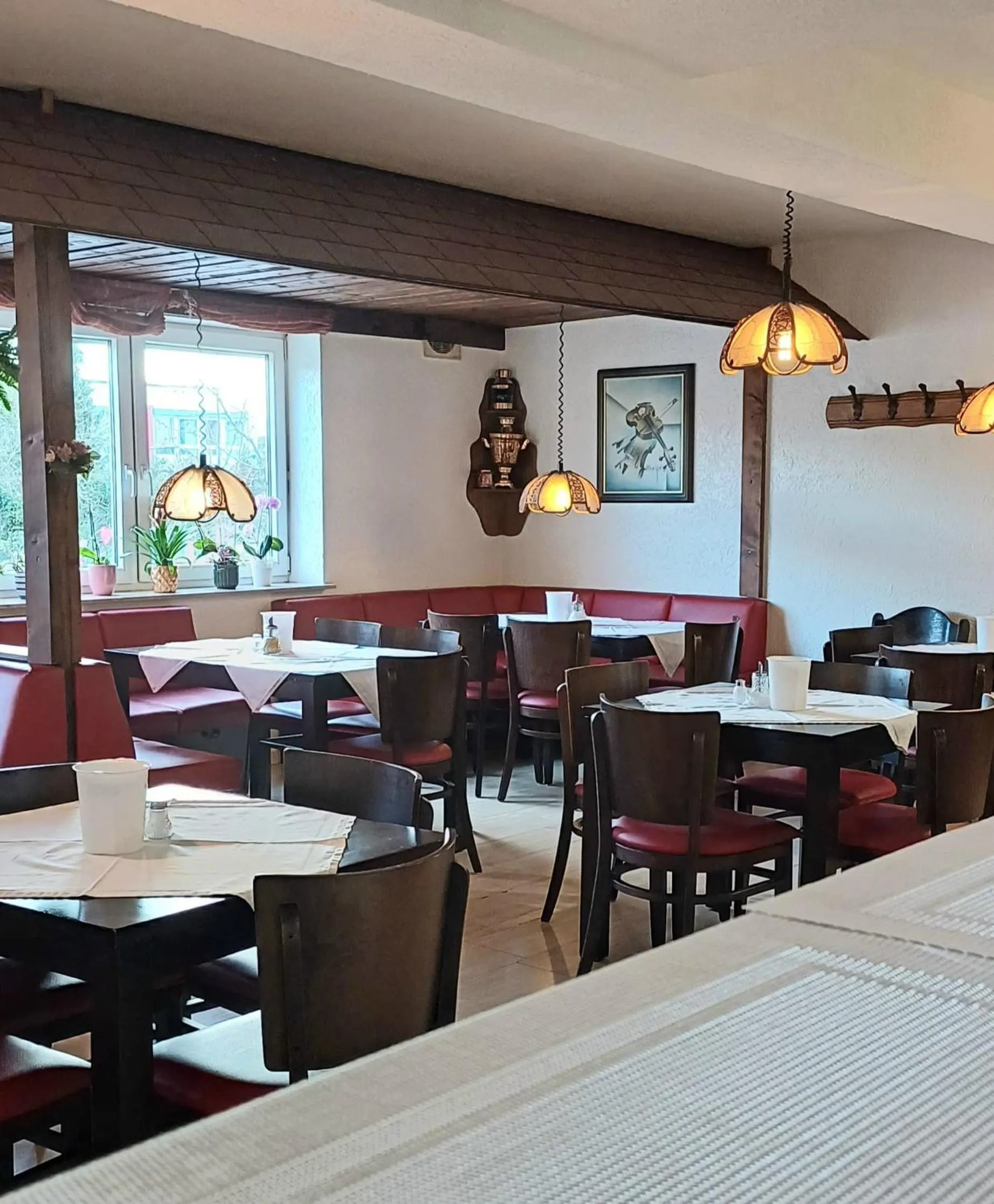 Restaurant/places to eat in Hotel Arheilger Hof