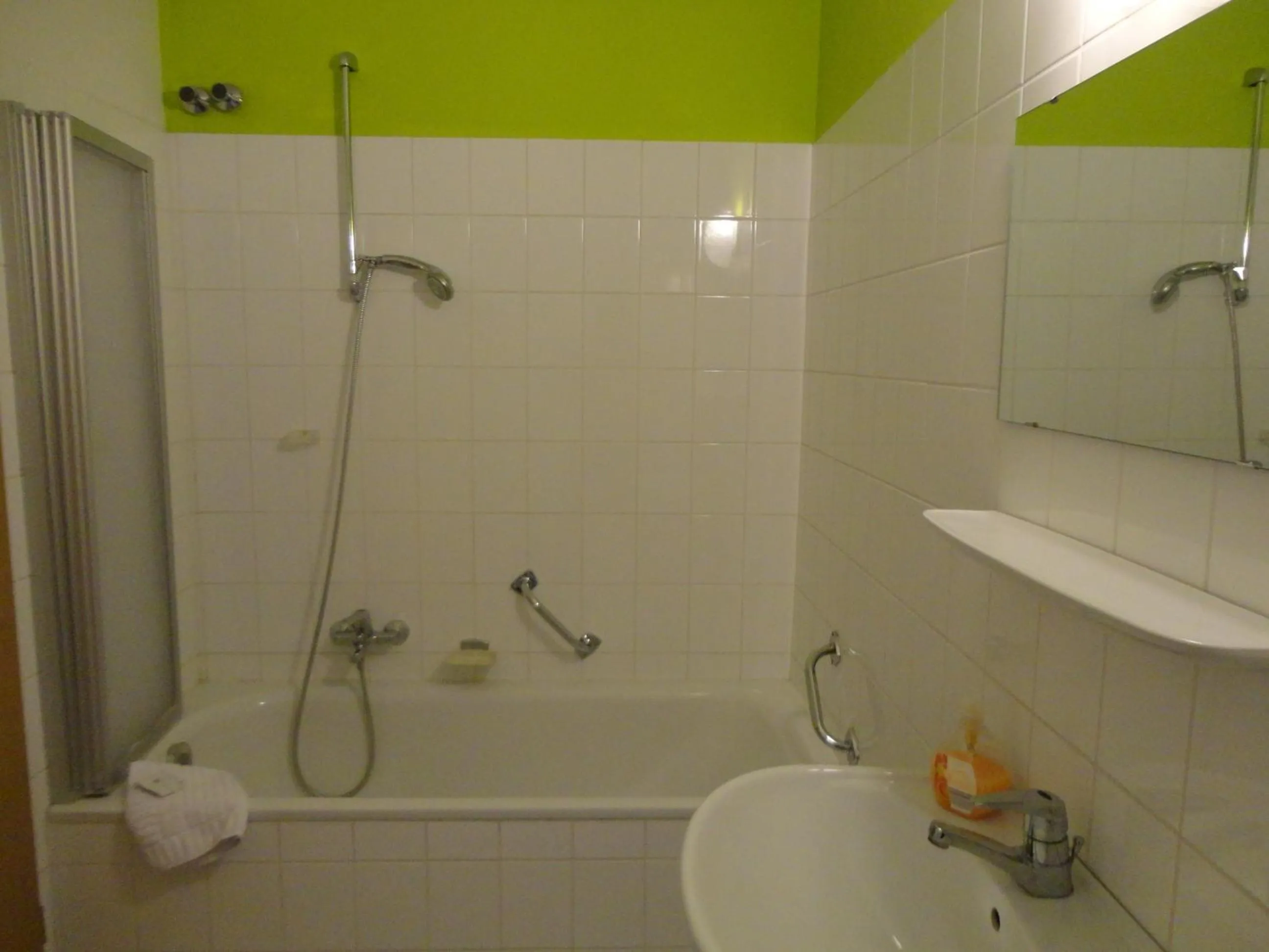 Bathroom in Hotel Arheilger Hof