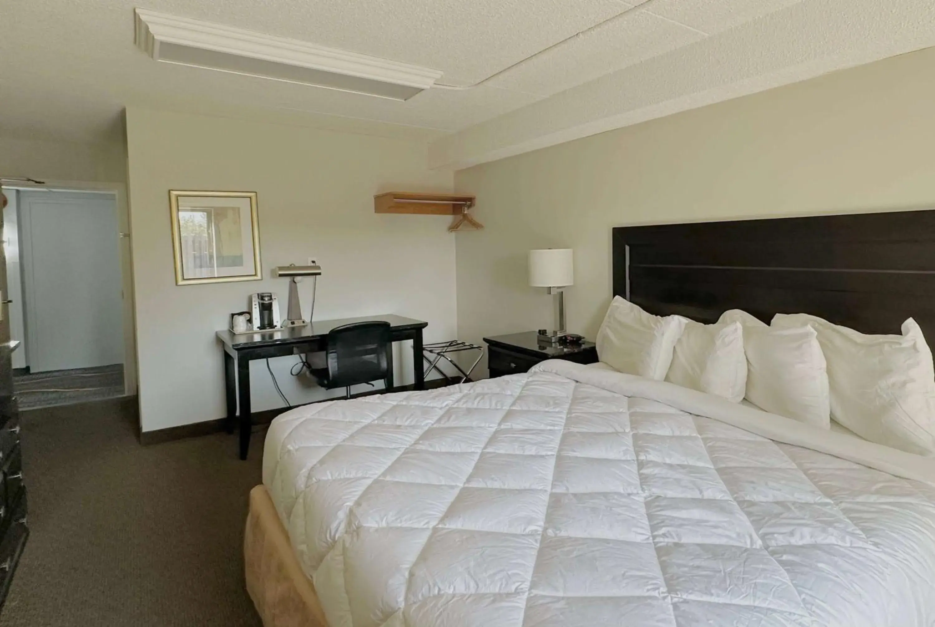 King Room - Non-Smoking in Travelodge by Wyndham Welland King Room - Non-Smoking in Travelodge by Wyndham Welland