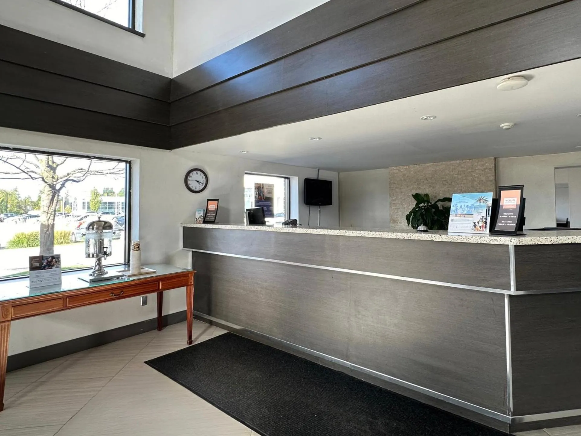 Lobby or reception in Travelodge by Wyndham Welland