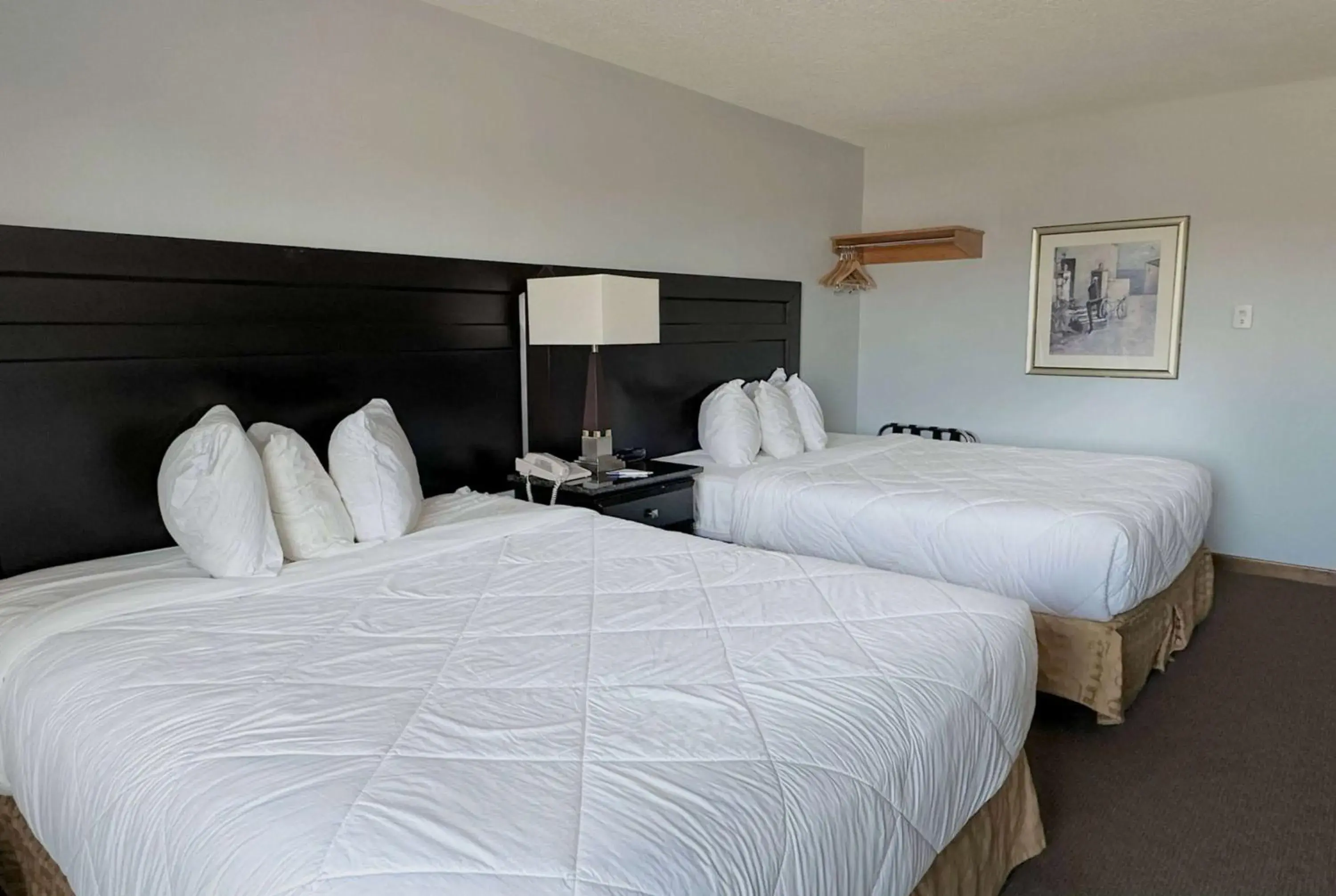 Queen Room with Two Queen Beds - Non-Smoking / 2nd Floor in Travelodge by Wyndham Welland Queen Room with Two Queen Beds - Non-Smoking / 2nd Floor in Travelodge by Wyndham Welland