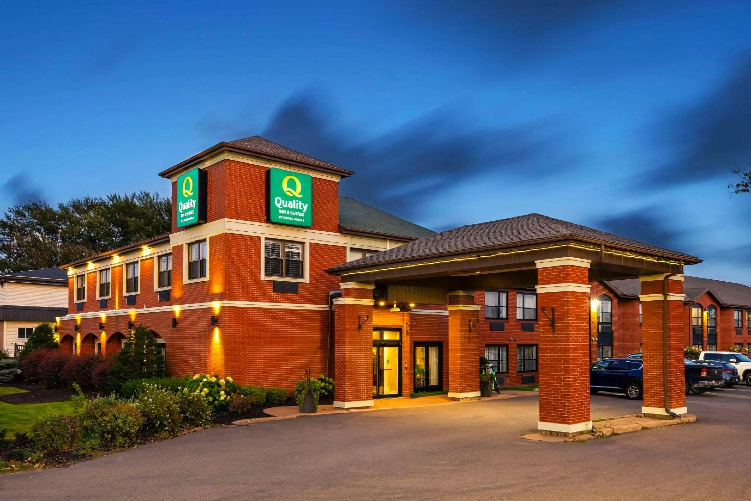 Property building in Quality Inn & Suites Garden of the Gulf