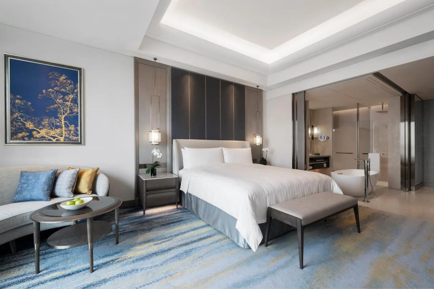 Bed in Shangri-La Yuanqu, Suzhou