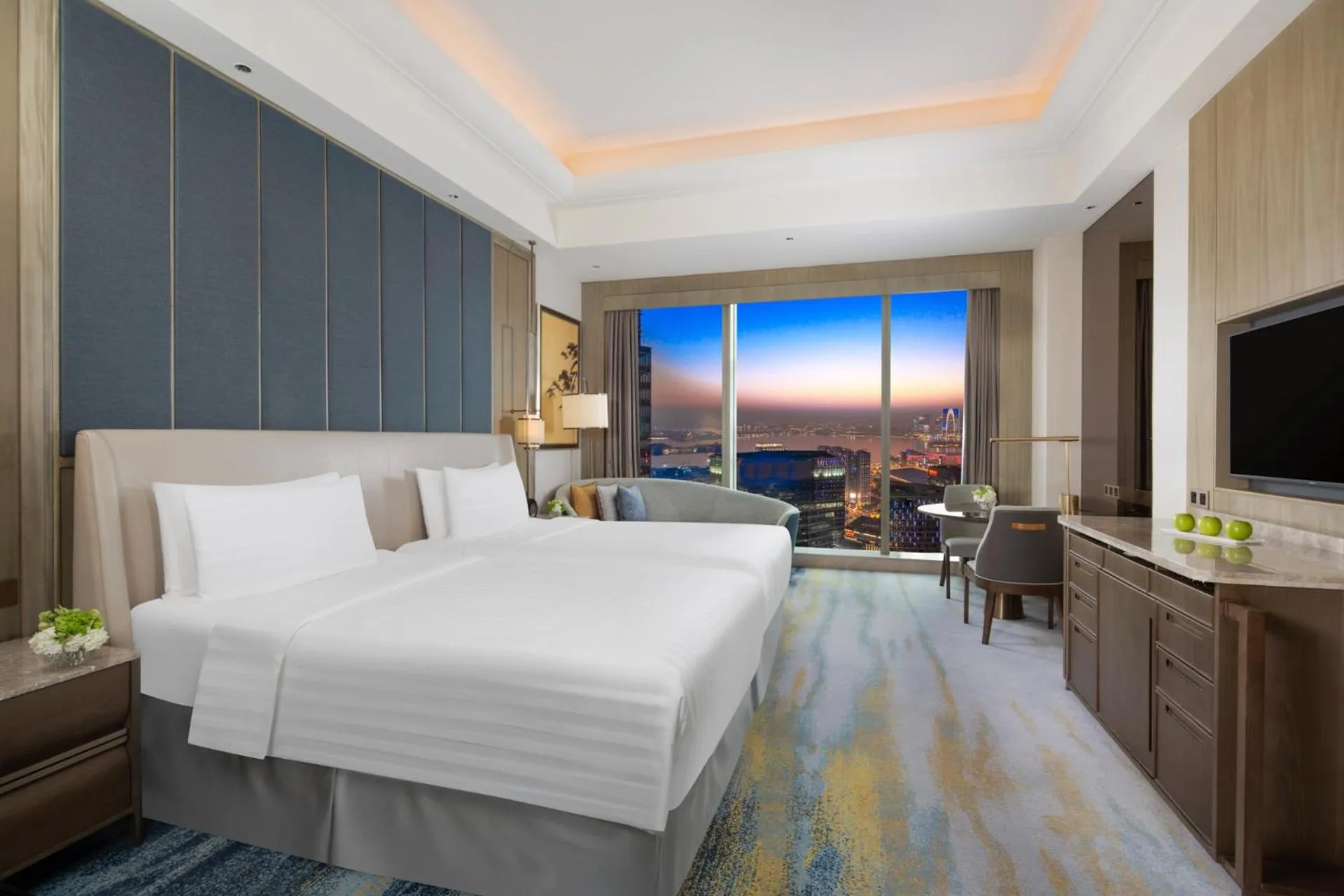 Bed in Shangri-La Yuanqu, Suzhou