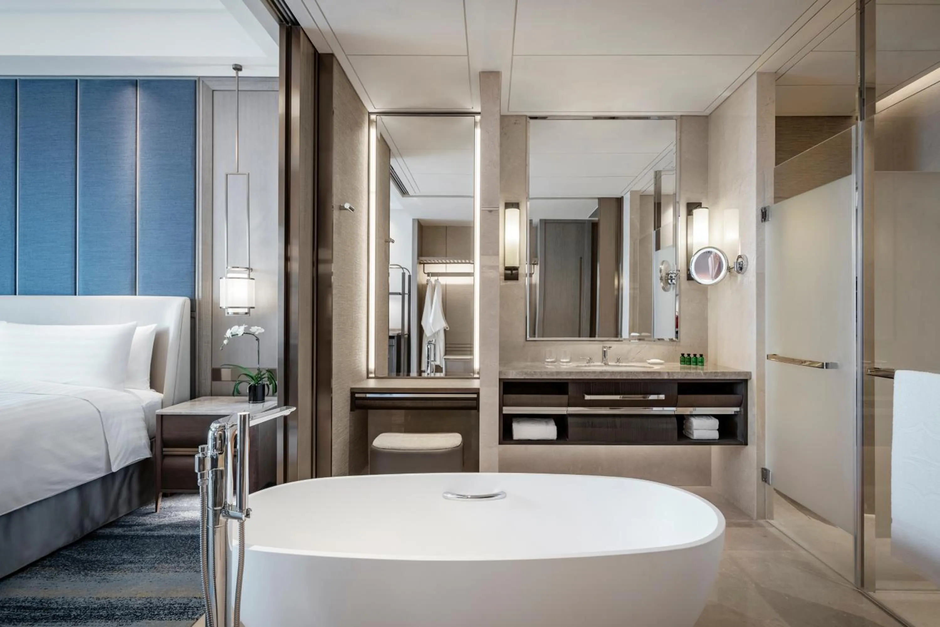 Bathroom, Bed in Shangri-La Yuanqu, Suzhou