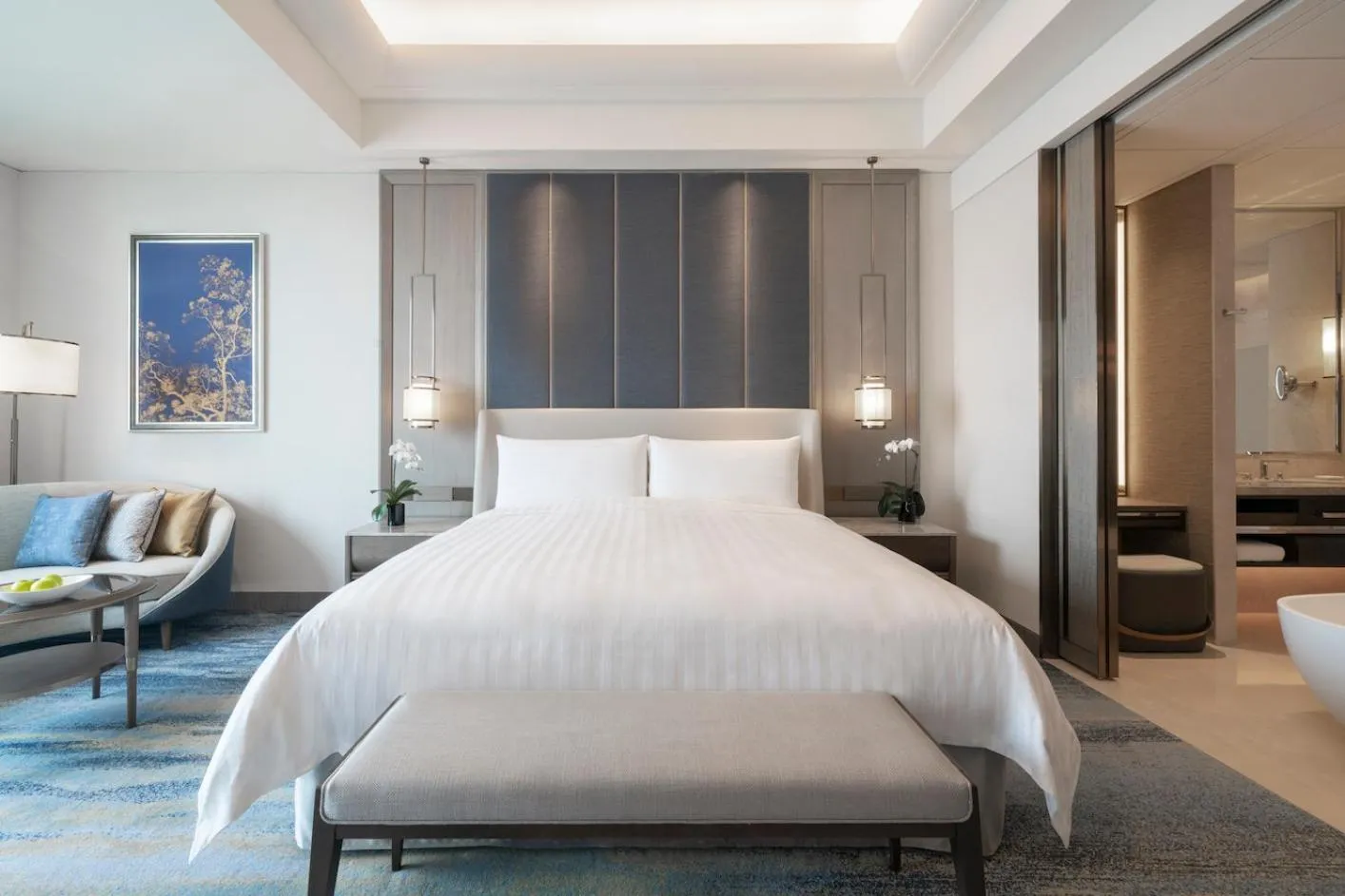 Bedroom, Bed in Shangri-La Yuanqu, Suzhou