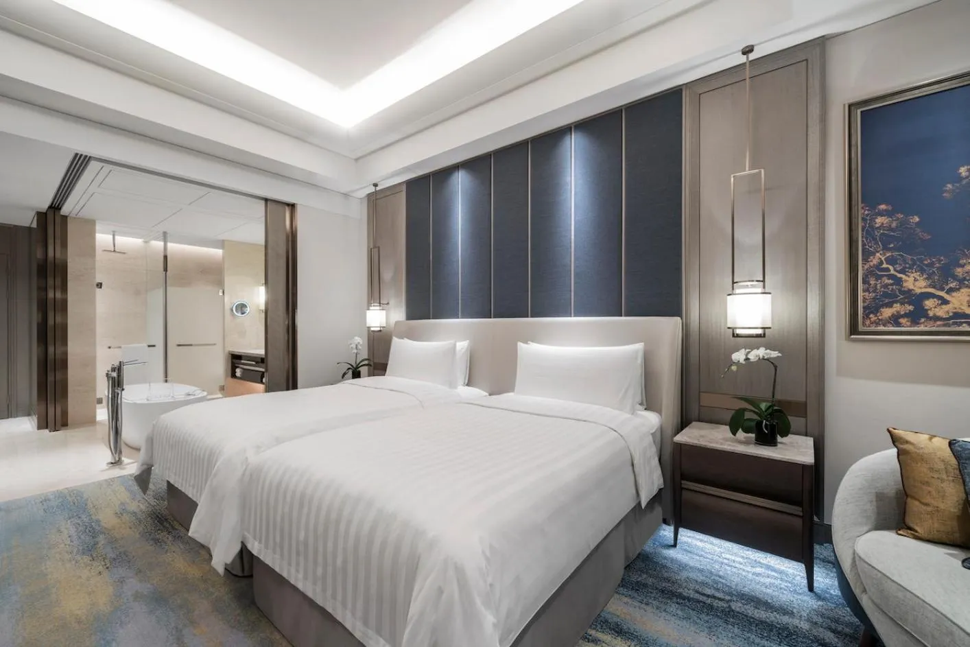 Bed in Shangri-La Yuanqu, Suzhou