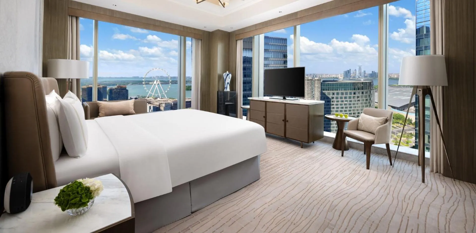 Photo of the whole room, Bed in Shangri-La Yuanqu, Suzhou