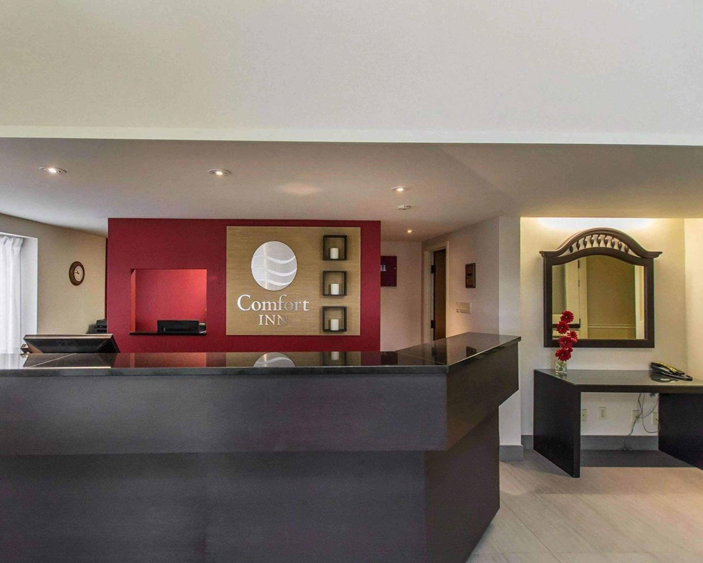 Lobby or reception in Comfort Inn Val D'Or