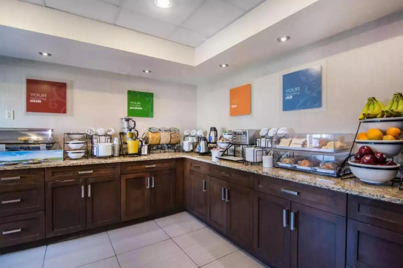 Breakfast in Comfort Inn & Suites South