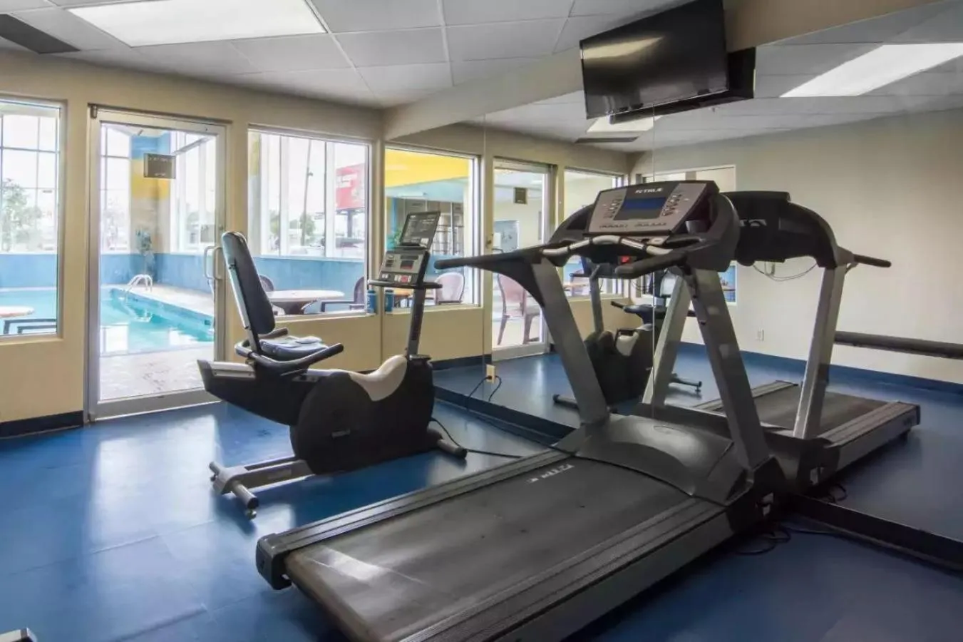 Fitness centre/facilities in Comfort Inn & Suites South
