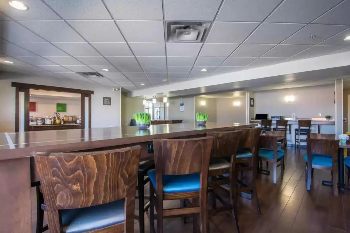 Breakfast in Comfort Inn & Suites South