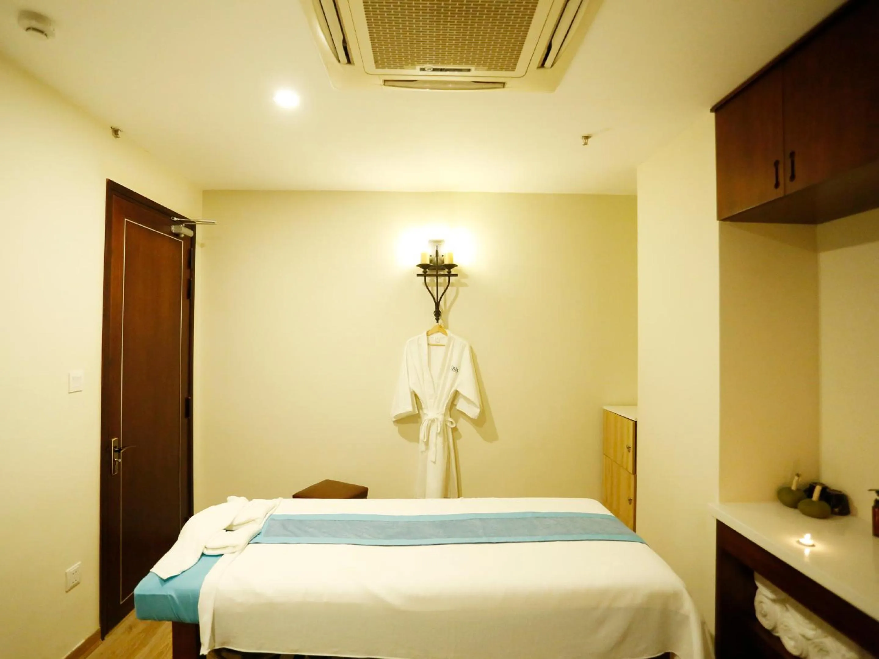 Spa and wellness centre/facilities, Bed in IBIZA Riverfront Da Nang Hotel