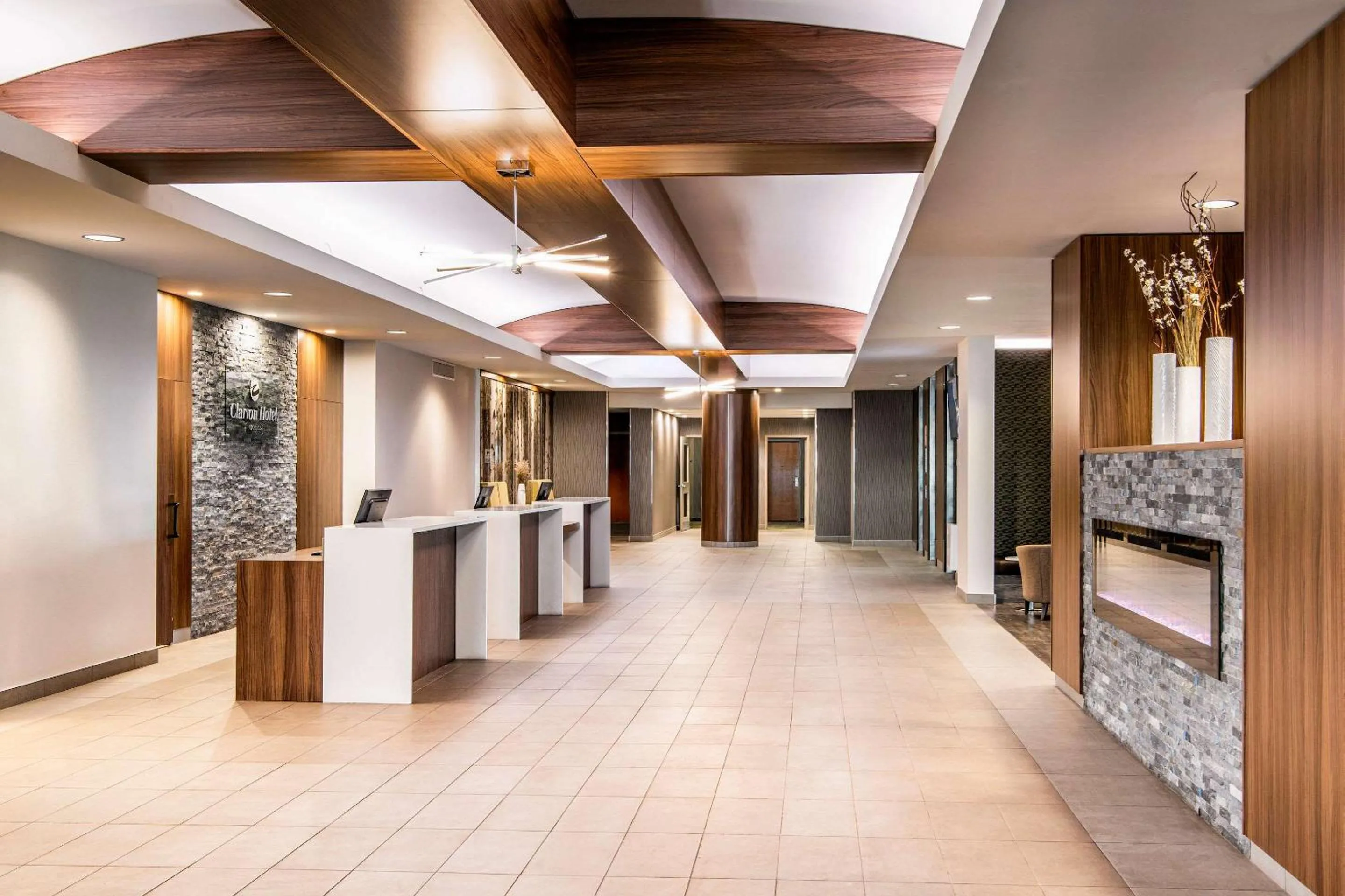 Lobby or reception, Lobby/Reception in Clarion Hotel & Suites