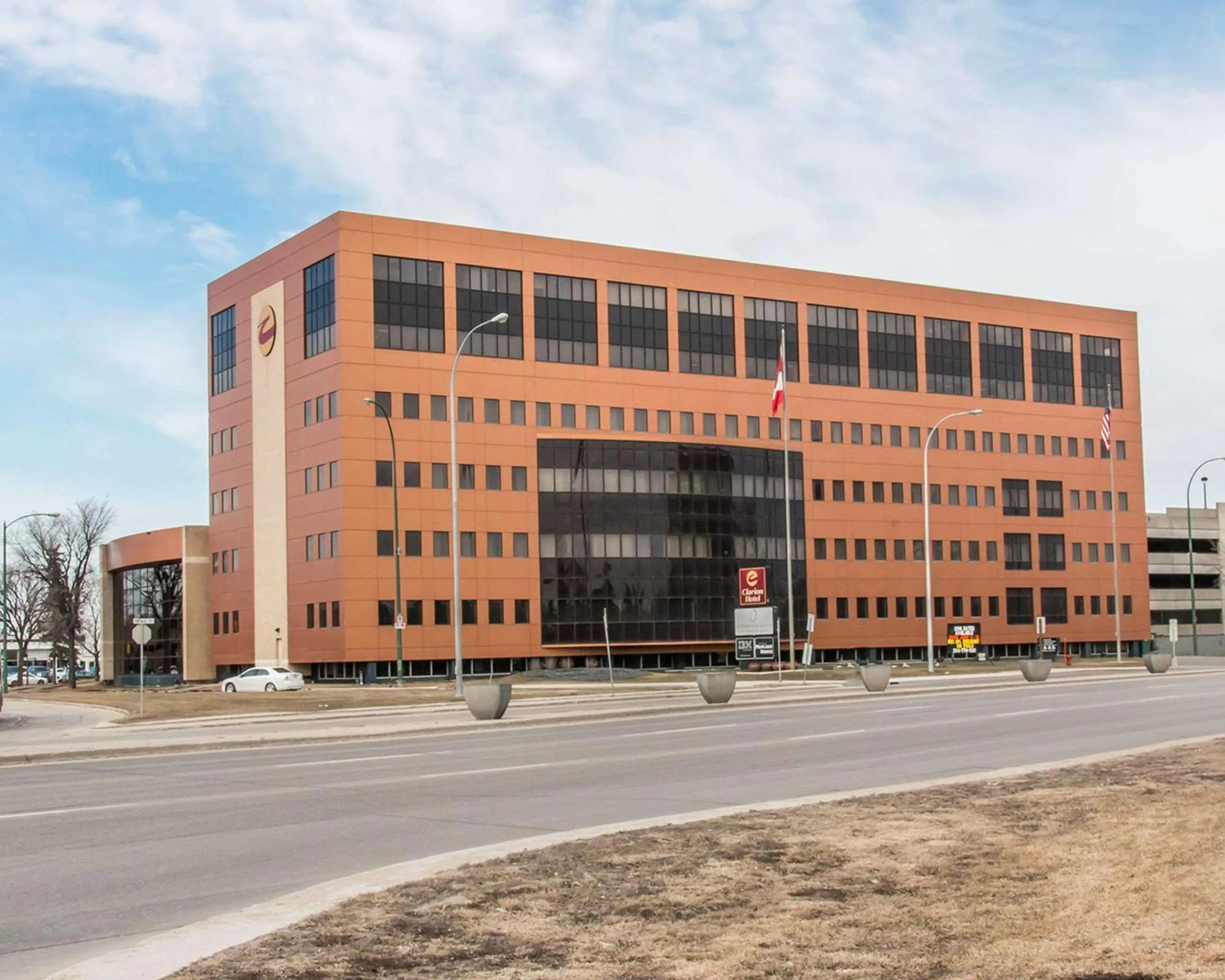 Property Building in Clarion Hotel & Suites