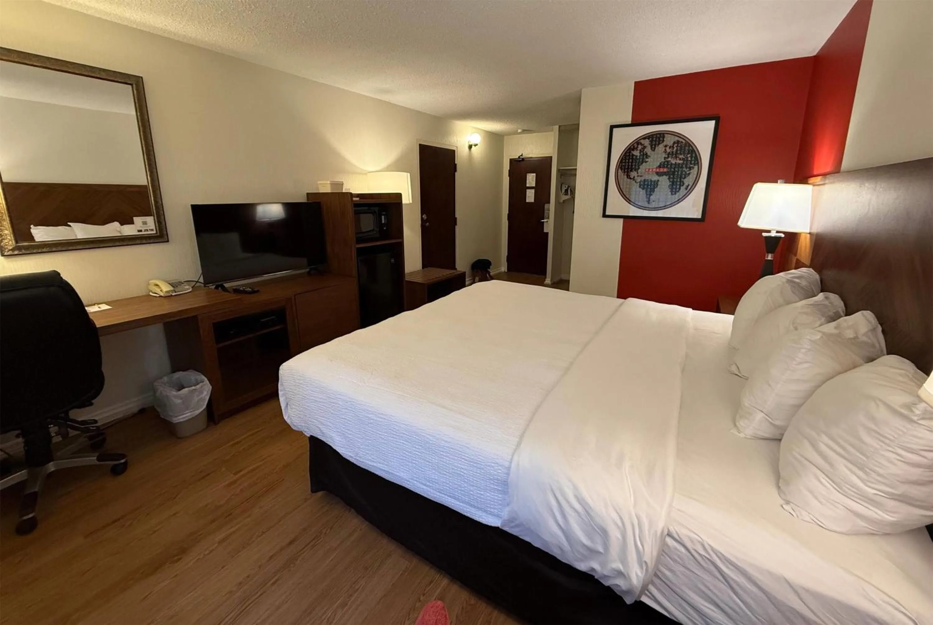 Photo of the whole room, Bed in Ramada by Wyndham Arnprior
