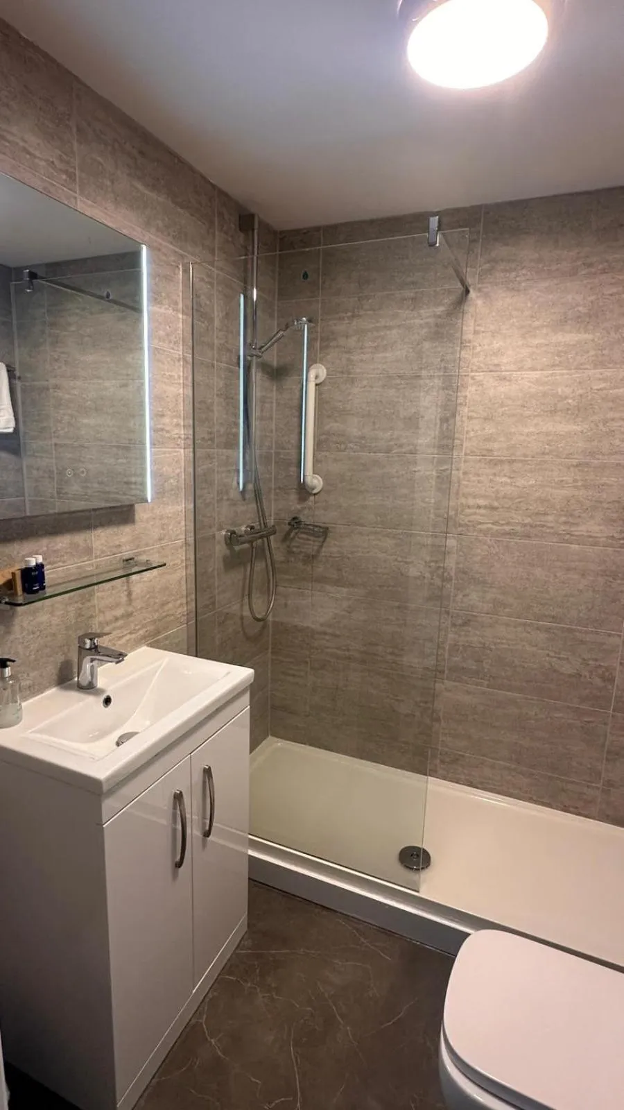 Bathroom in St Andrews Town Hotel