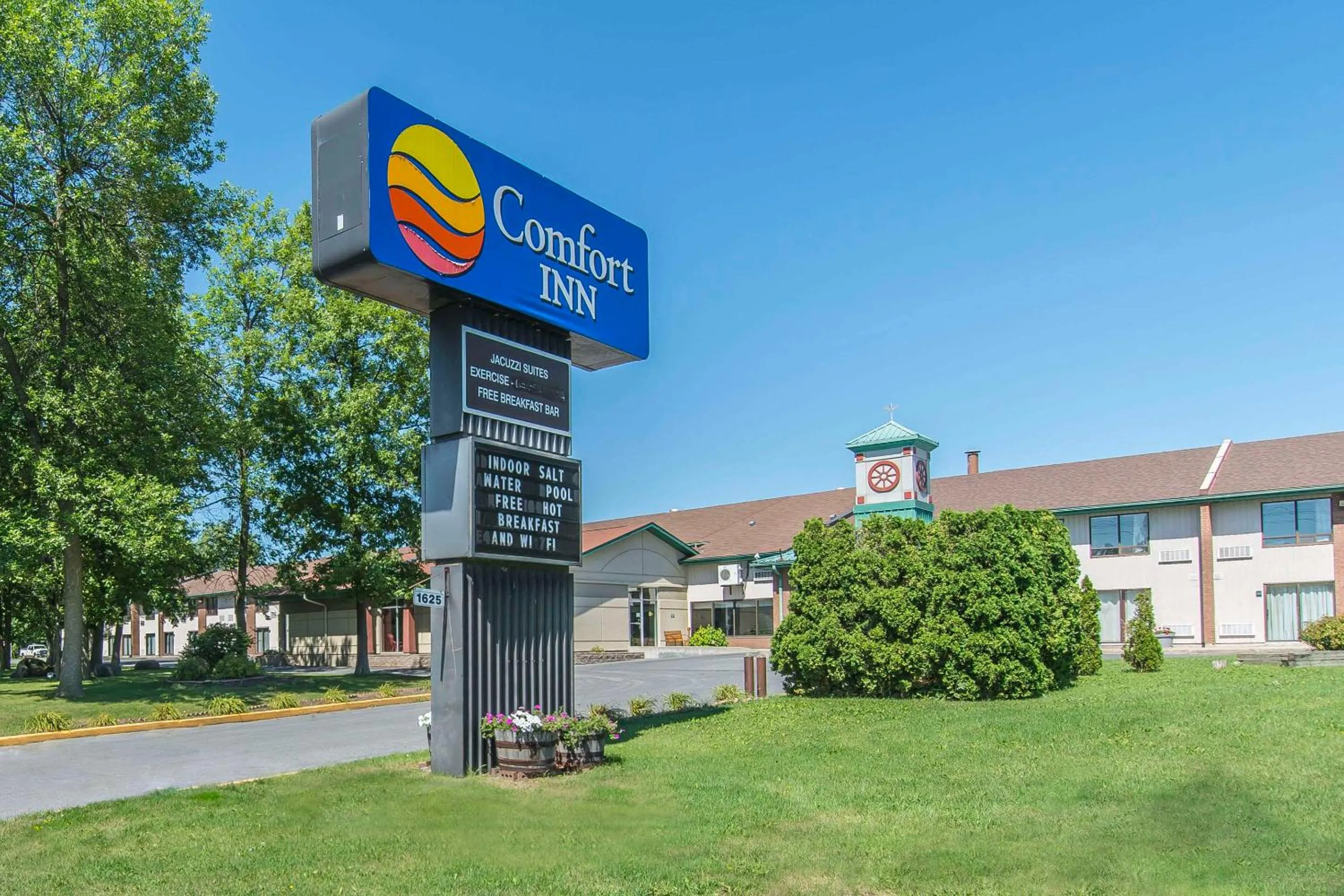 Property building in Comfort Inn