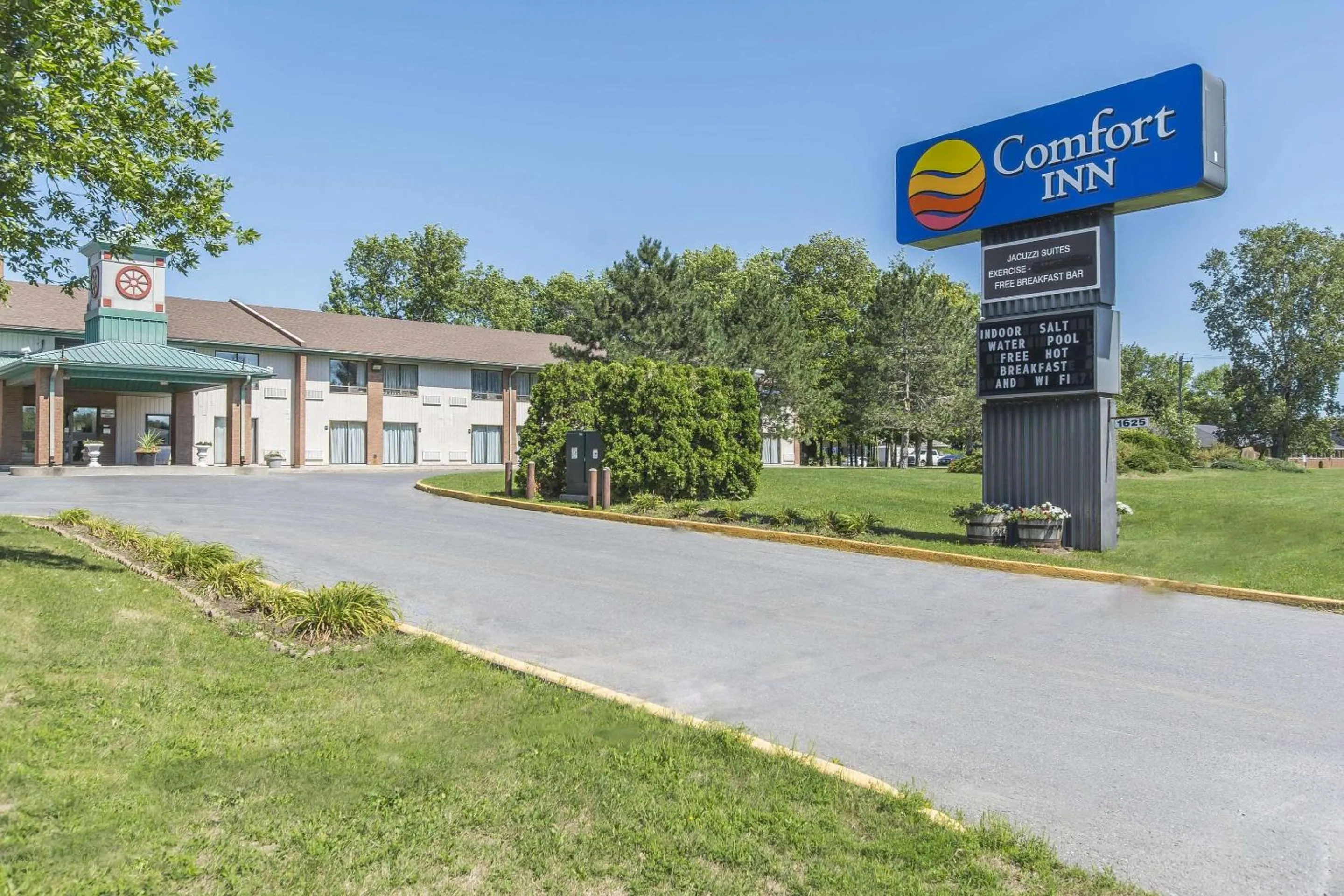 Property building in Comfort Inn
