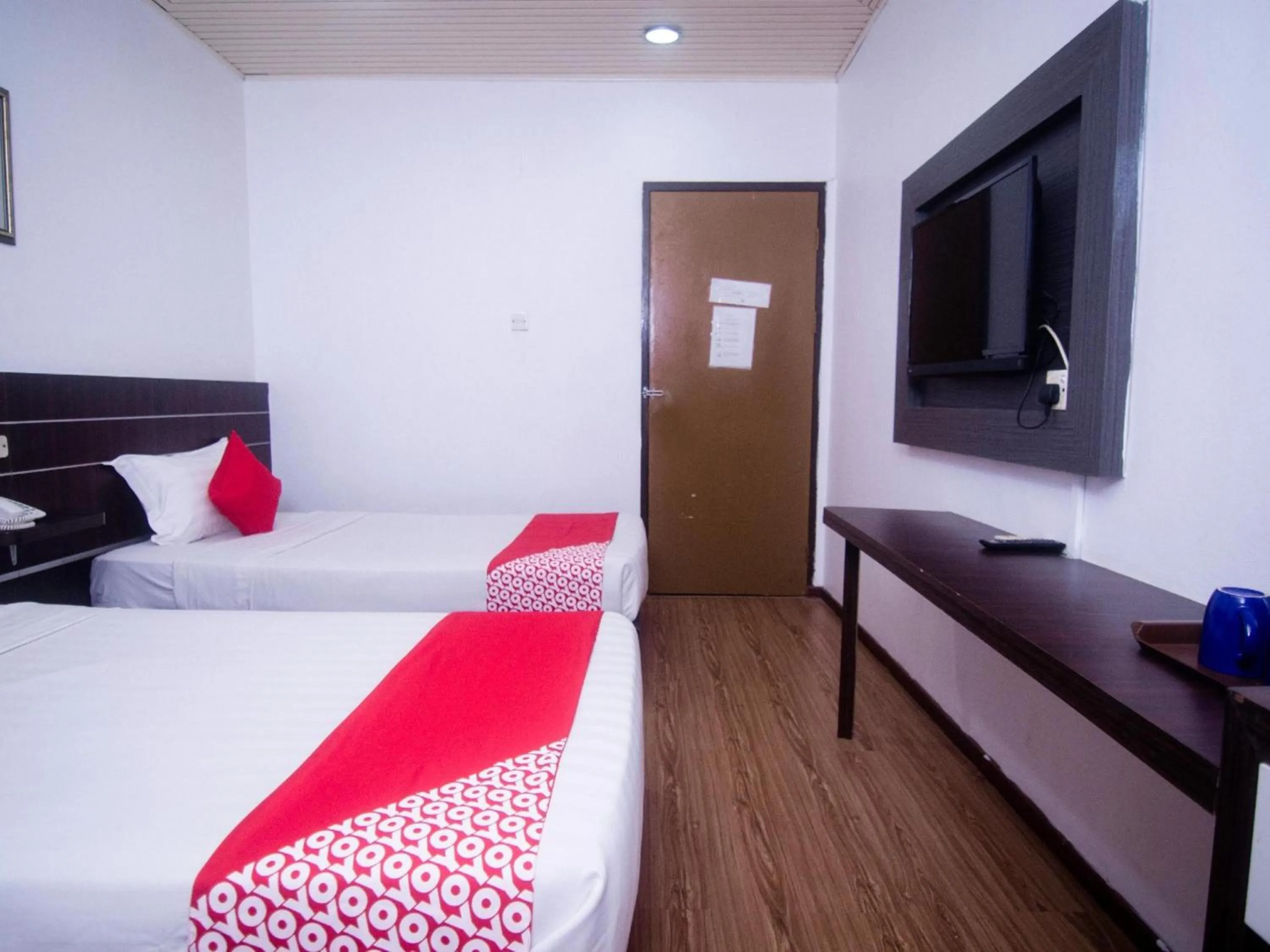 View (from property/room), Bed in Hotel O Mayfair Hotel