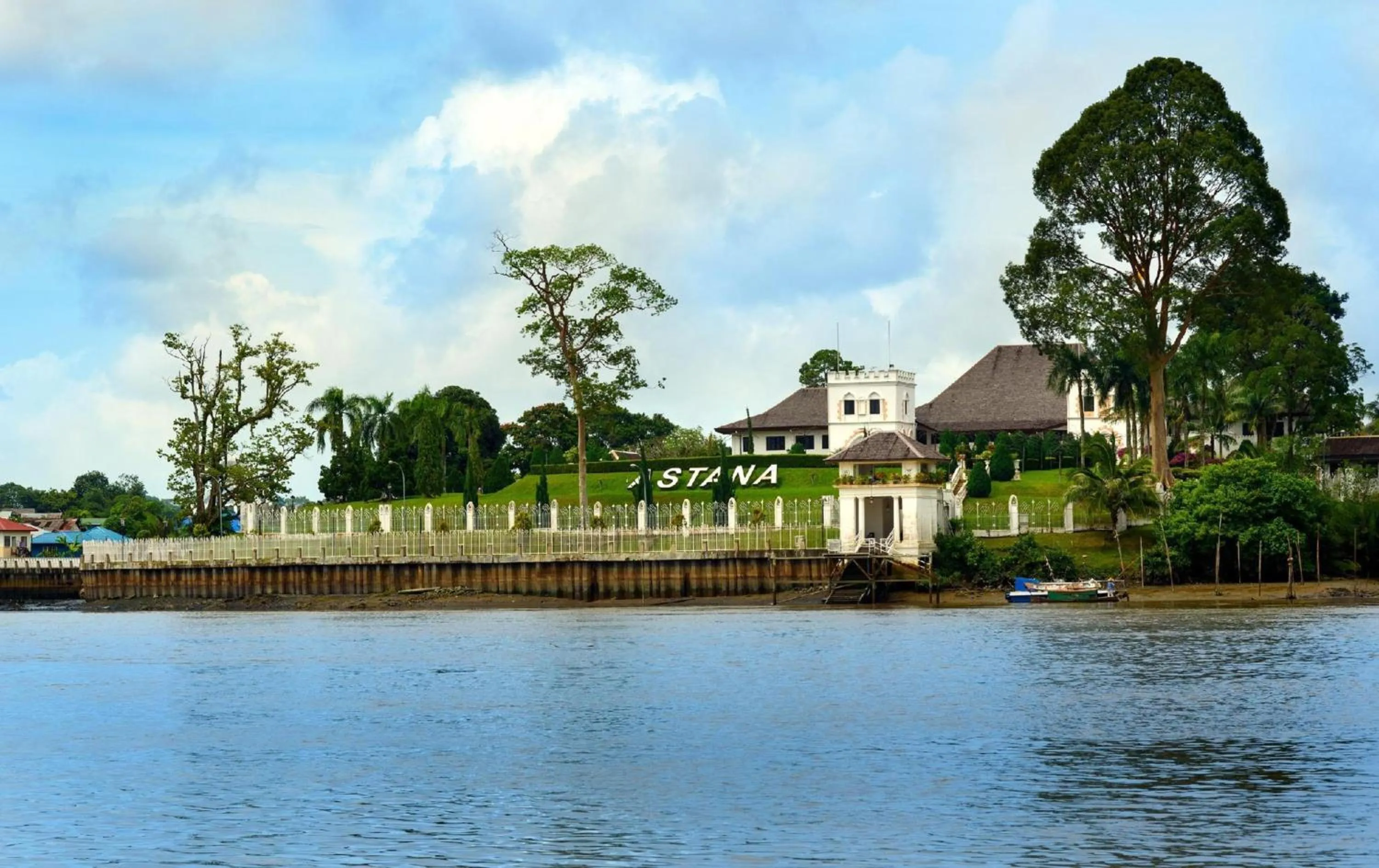 Nearby landmark in Hotel O Mayfair Hotel