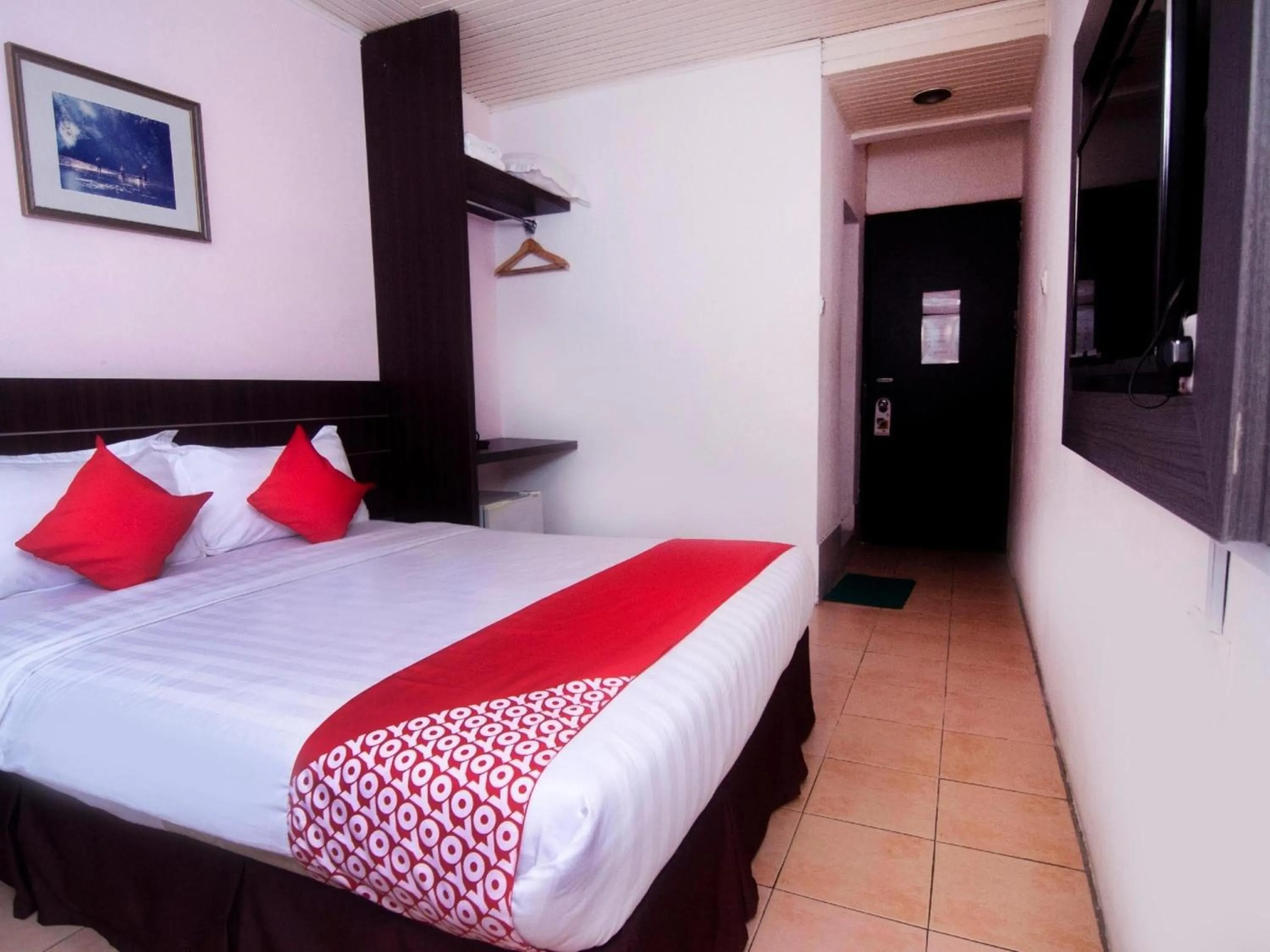 View (from property/room), Bed in Hotel O Mayfair Hotel