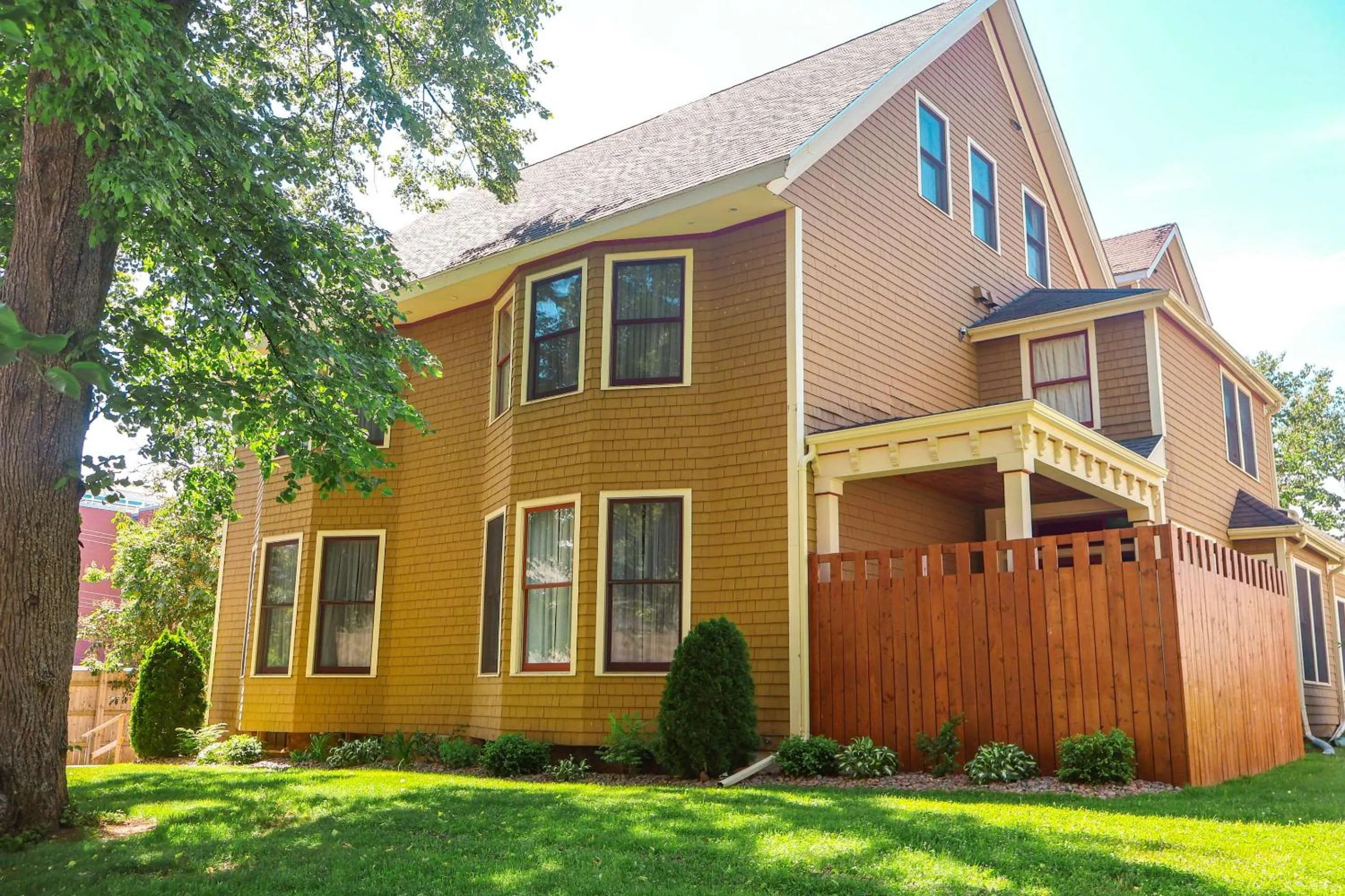 Property building in Quality Inn & Suites Downtown