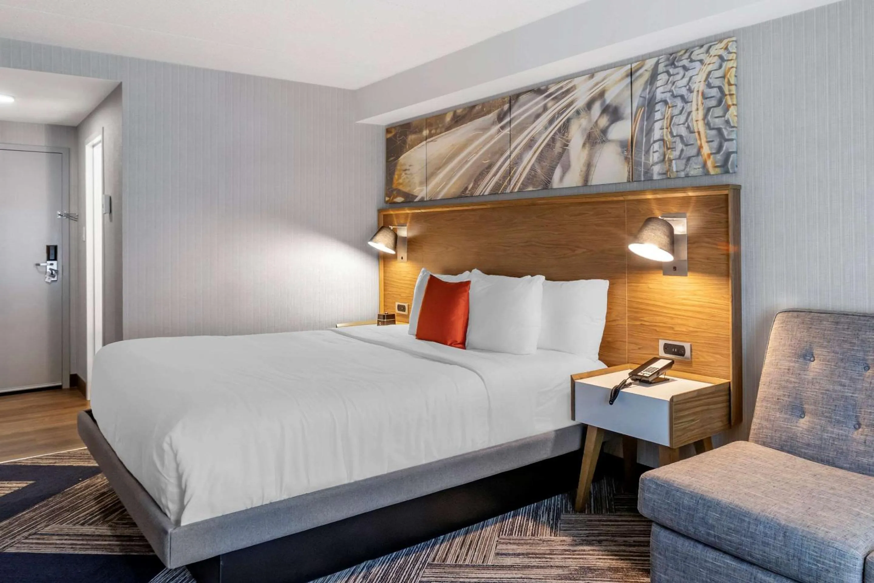 Photo of the whole room, Bed in Comfort Inn