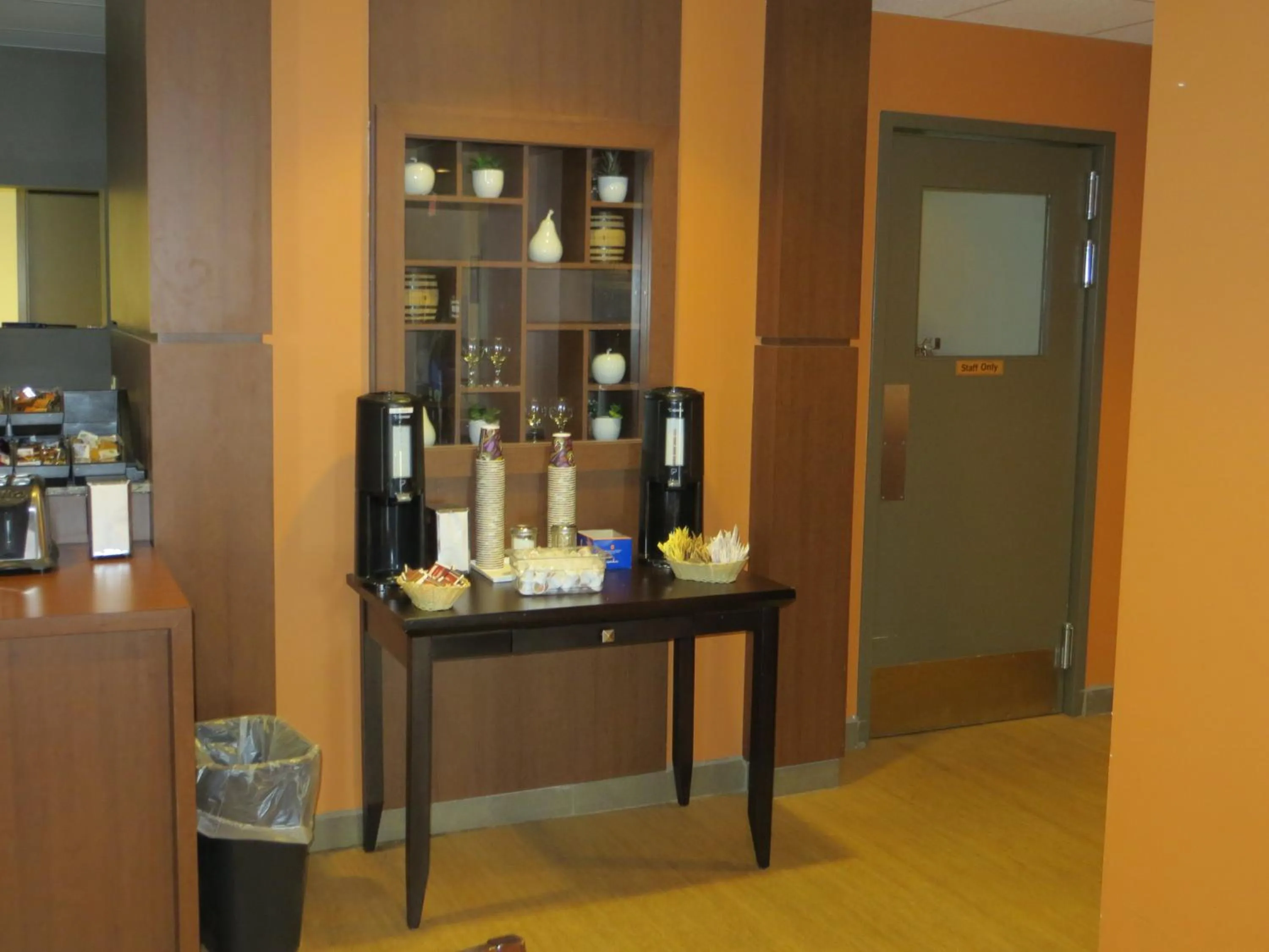 Coffee/tea facilities in New Lodge Winnipeg
