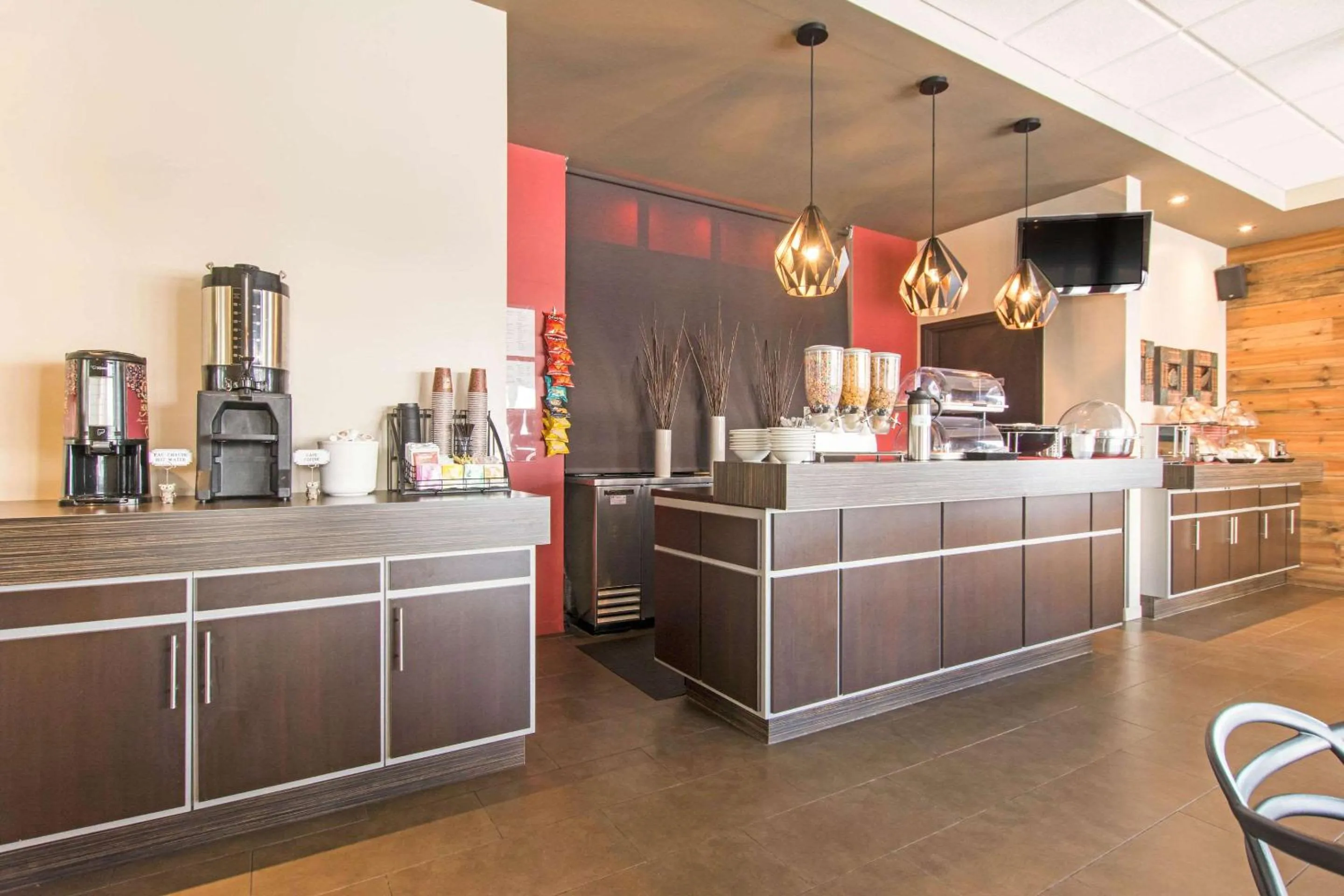 Restaurant/places to eat in Econo Lodge Inn & Suites